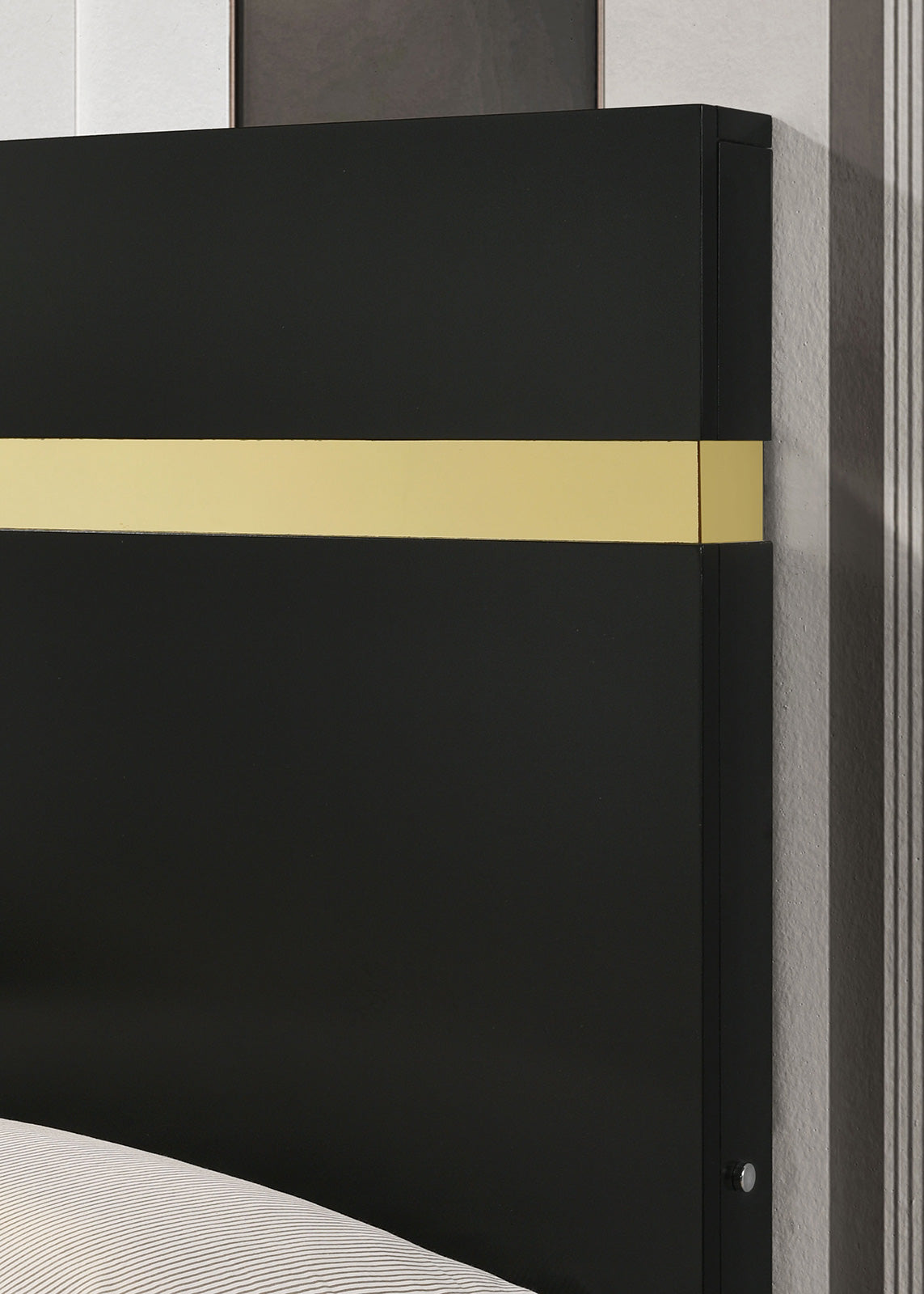 Lillestrom Black/Gold Full Bed