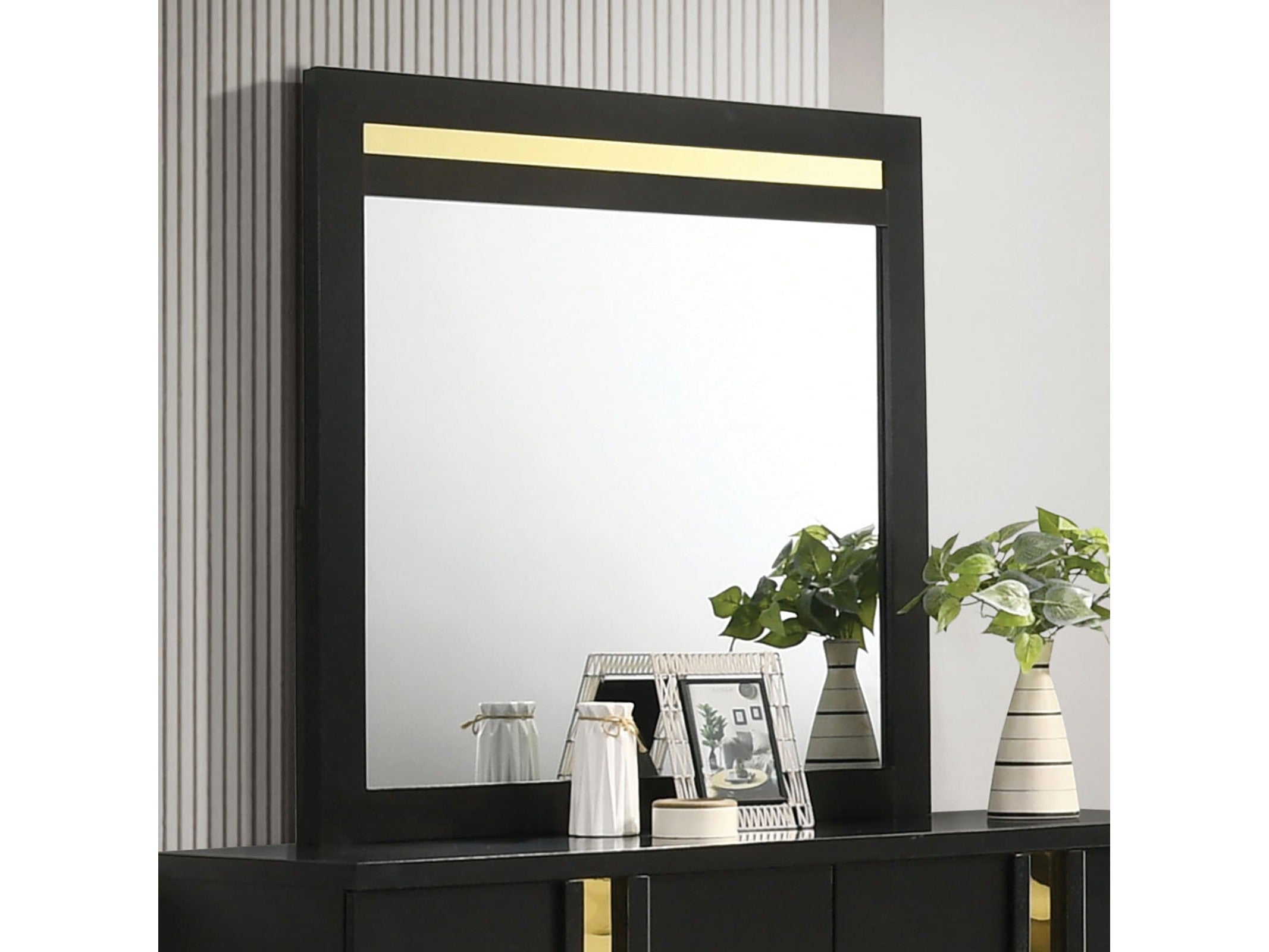 Lillestrom Black/Gold Mirror