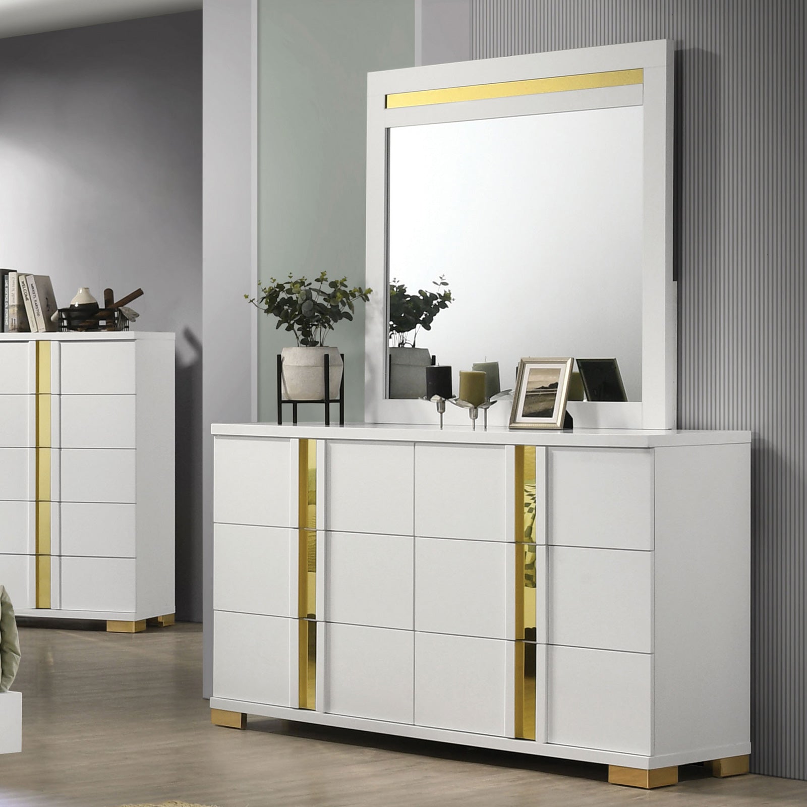 Lillestrom White Queen 5 Piece Bedroom Set w/2 Nightstands
