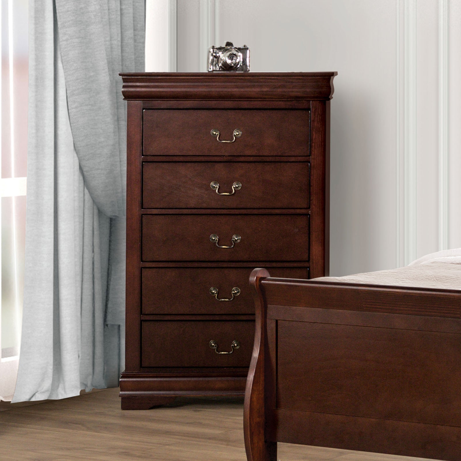 Louis Philippe Dark Cherry 5 Pc. Queen Bedroom Set w/ Chest