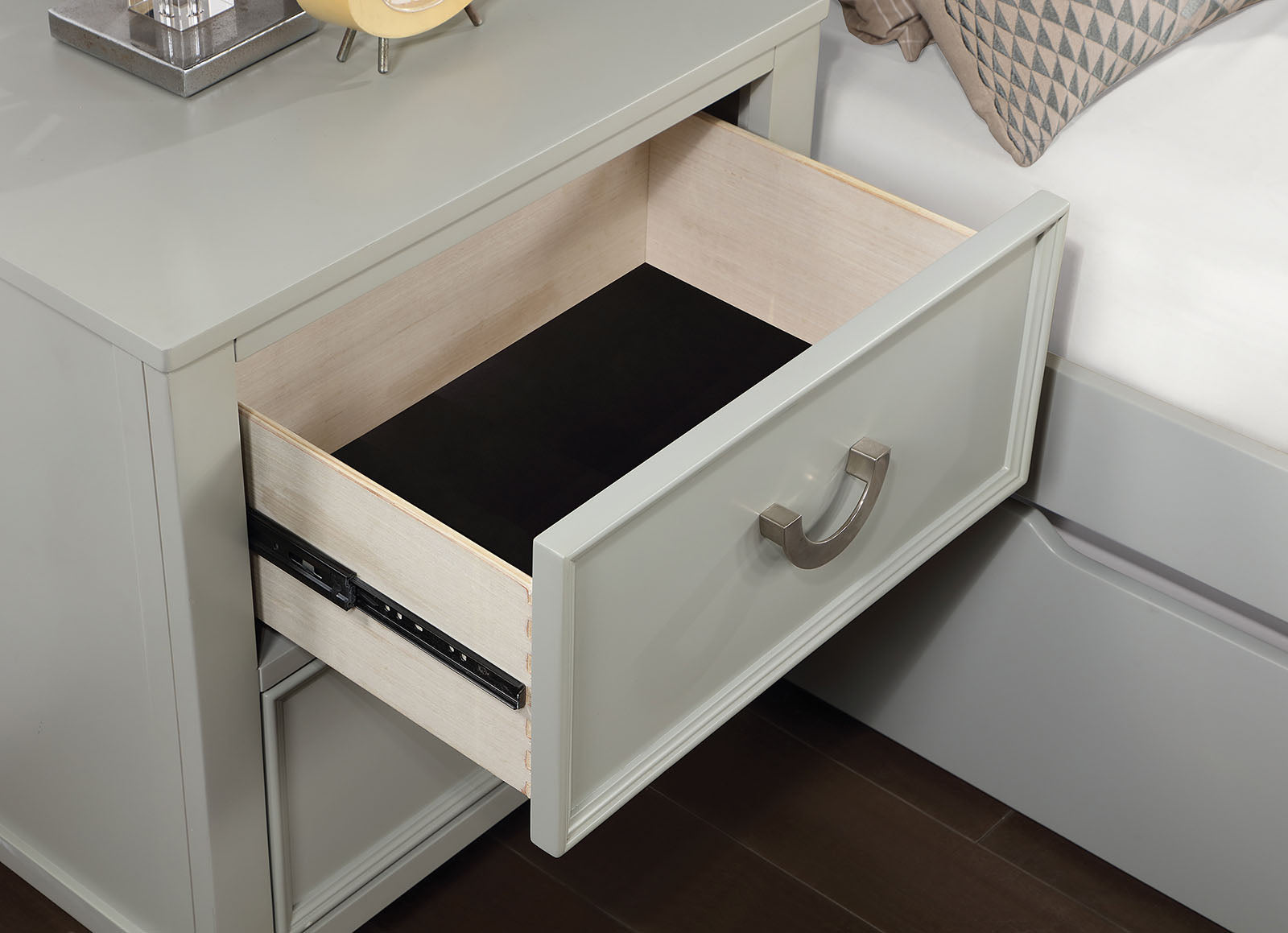 Lycorida Gray 4 Pc. Full Bedroom Set