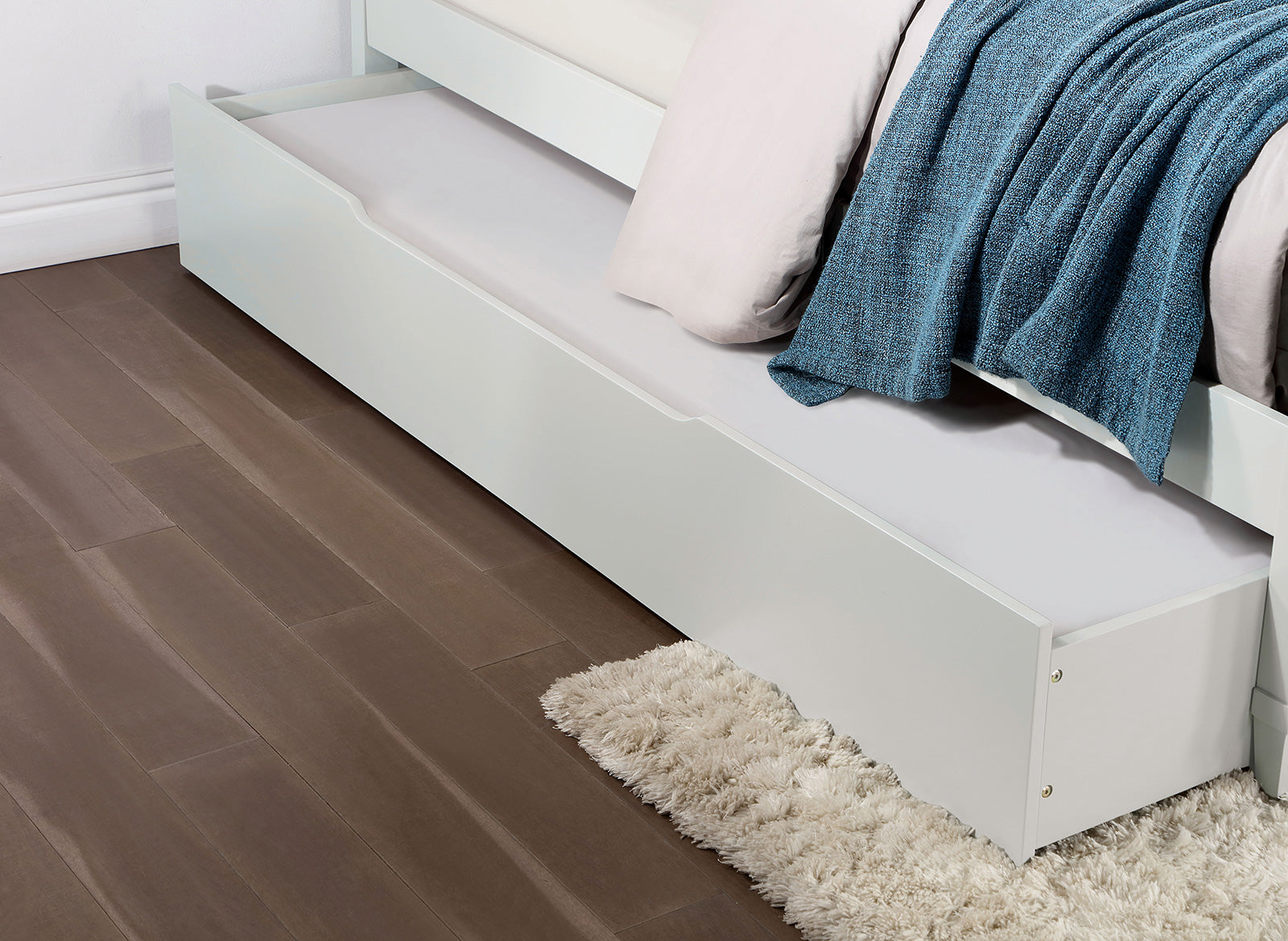 Lycorida White Twin Bed