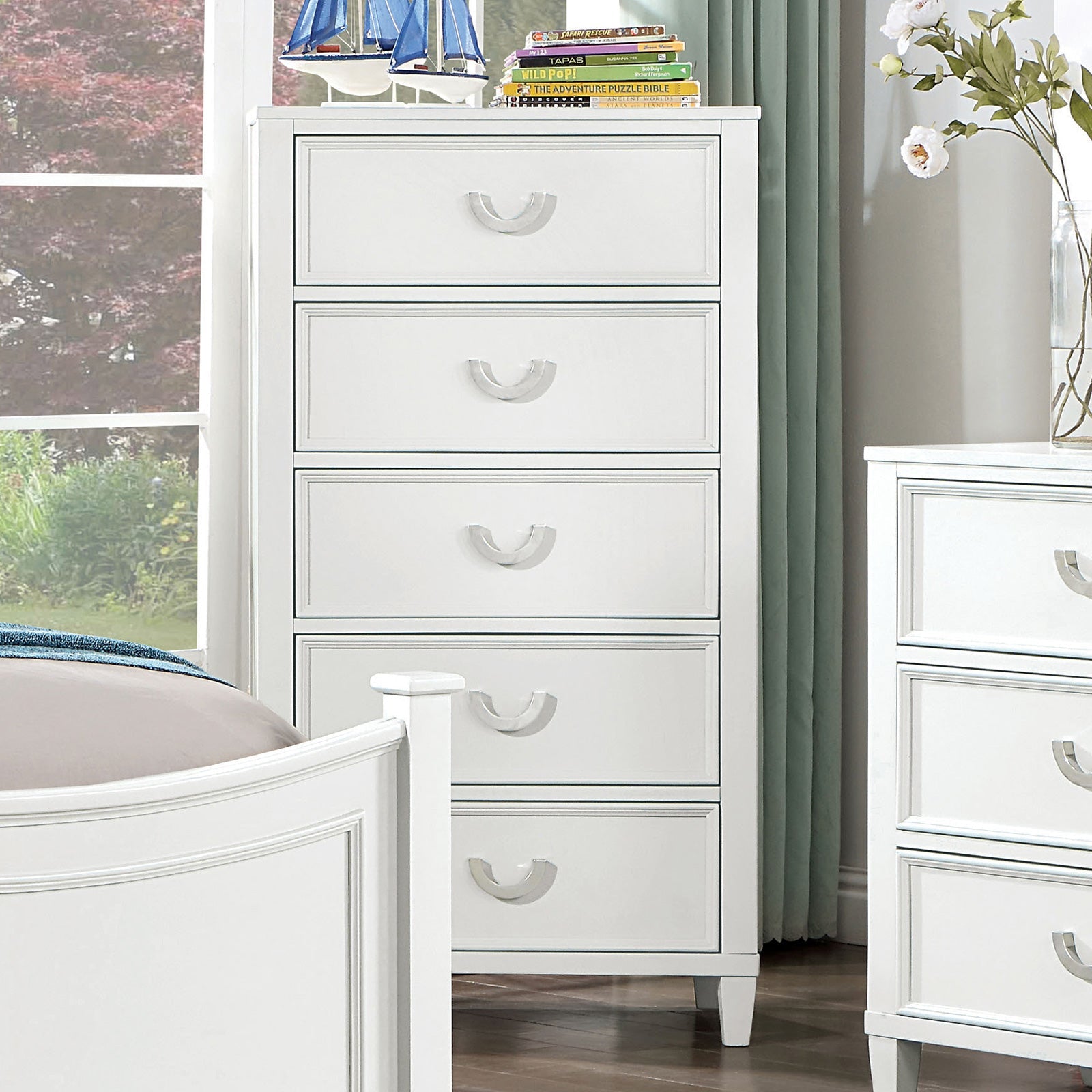 Lycoris White Twin 4 Piece Bedroom Set