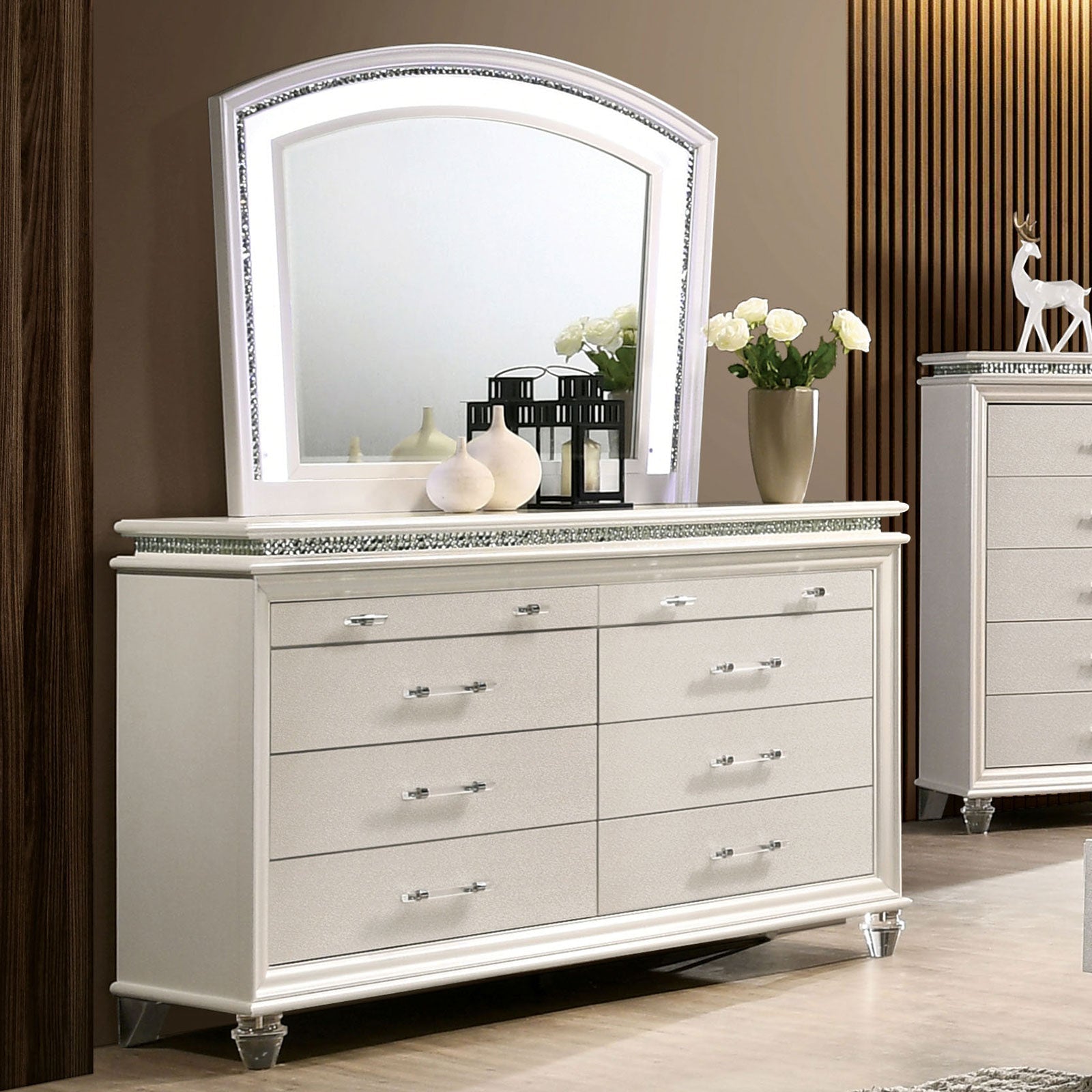 Maddie Pearl White/White 5 Pc. Queen Bedroom Set w/ Night Stand