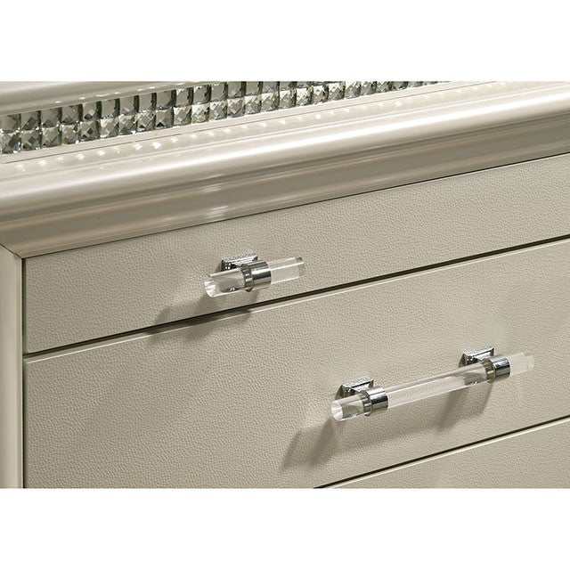 Maddie Pearl White/White California King Bed