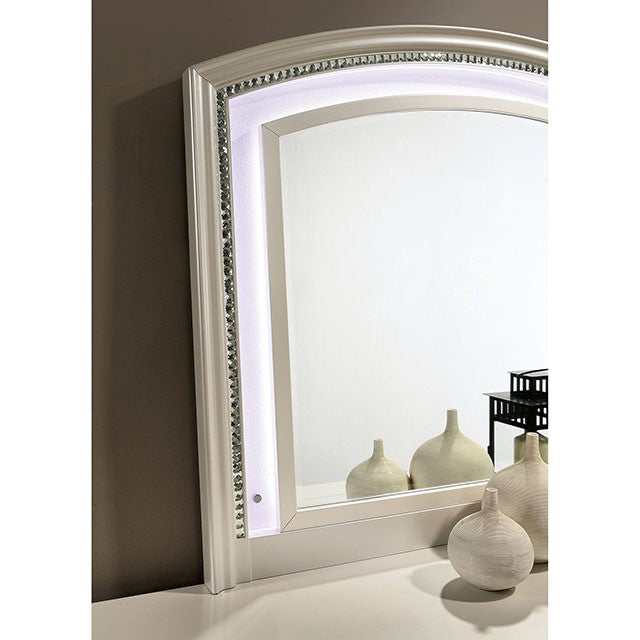 Maddie Pearl White/White Eastern King Bed