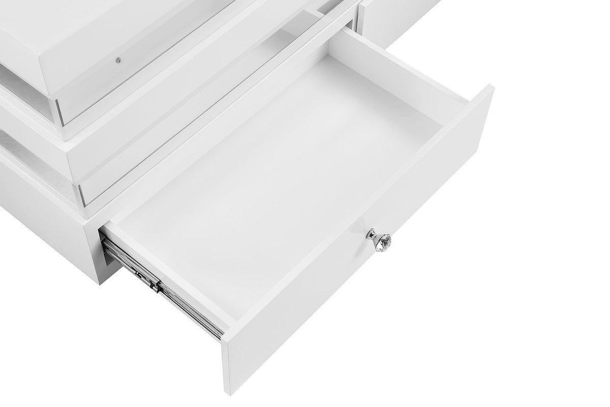 Maloy White Rect Cocktail Table