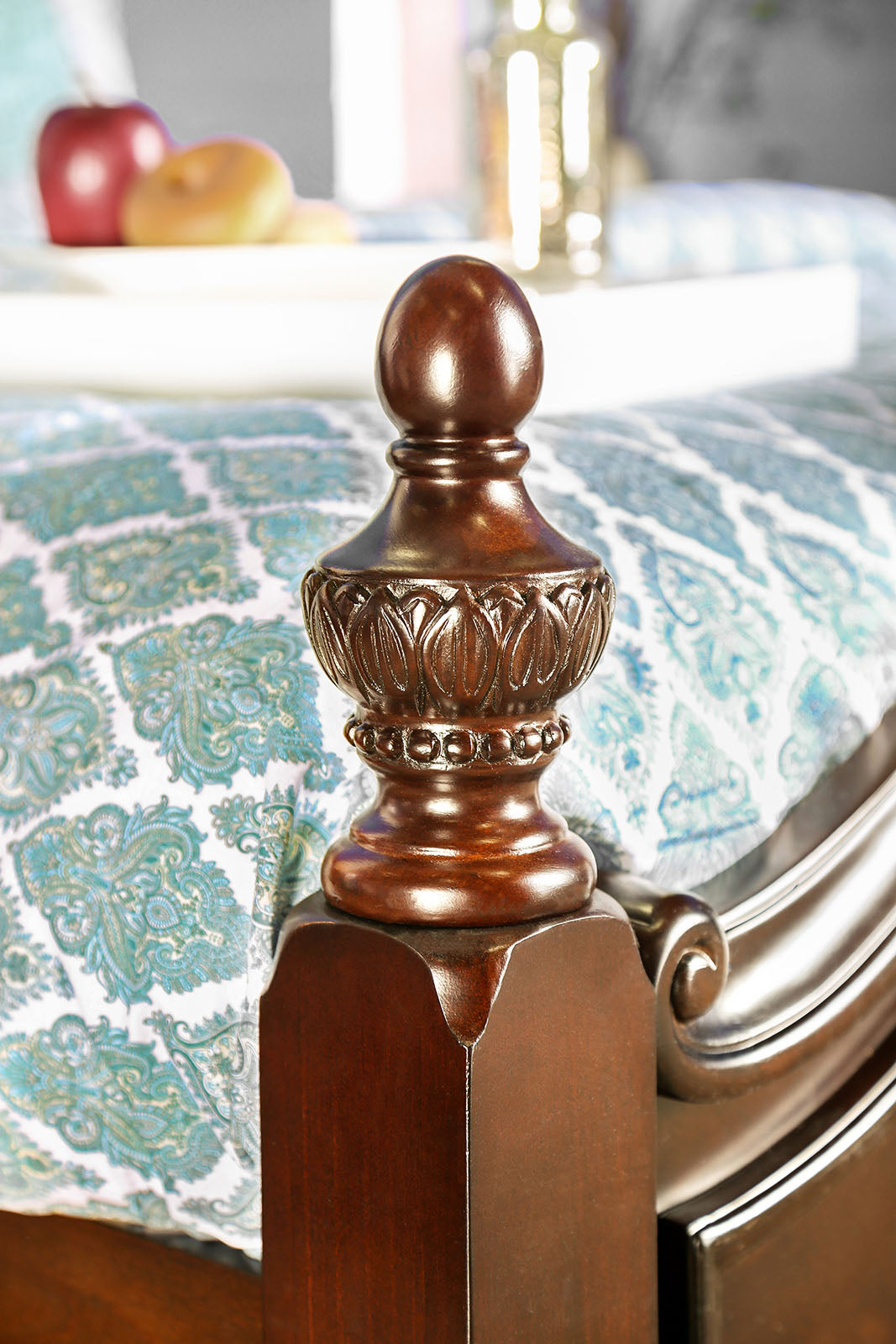 Mandura Cherry 4 Pc. Queen Bedroom Set