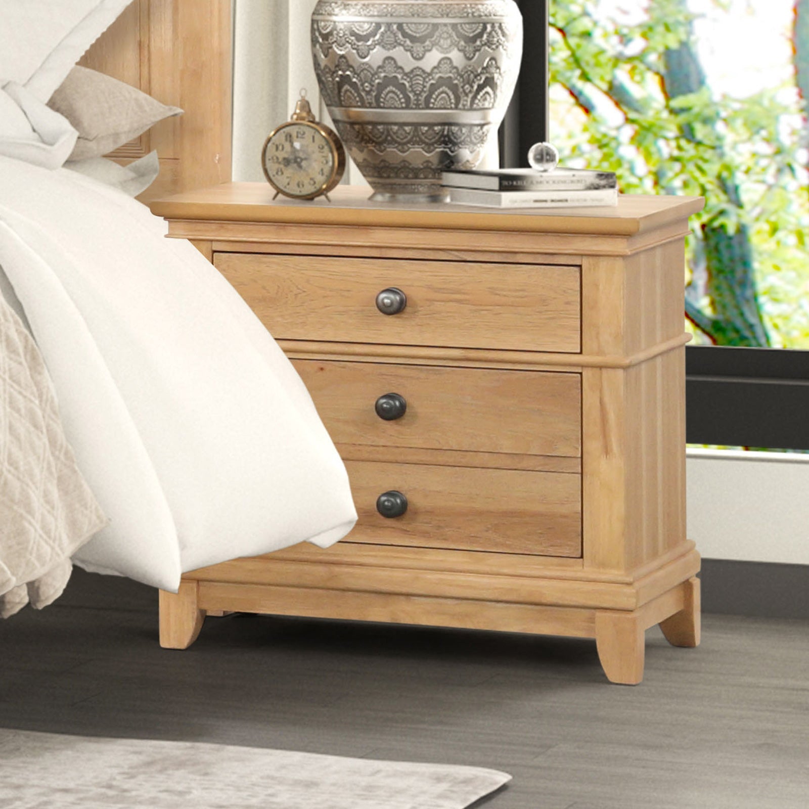 Mchenry Natural Oak Queen 5 Piece Bedroom Set w/2 Nightstands