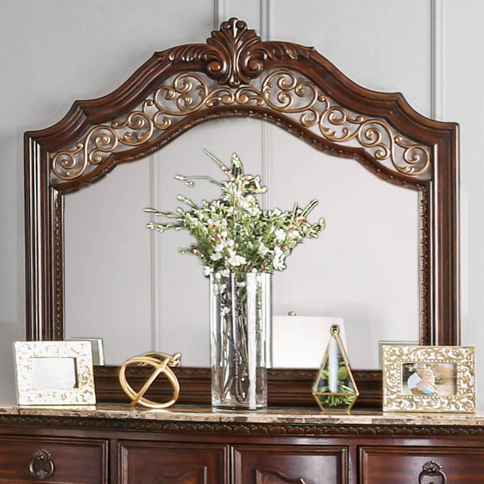 Menodora Brown Cherry 4 Pc. Queen Bedroom Set