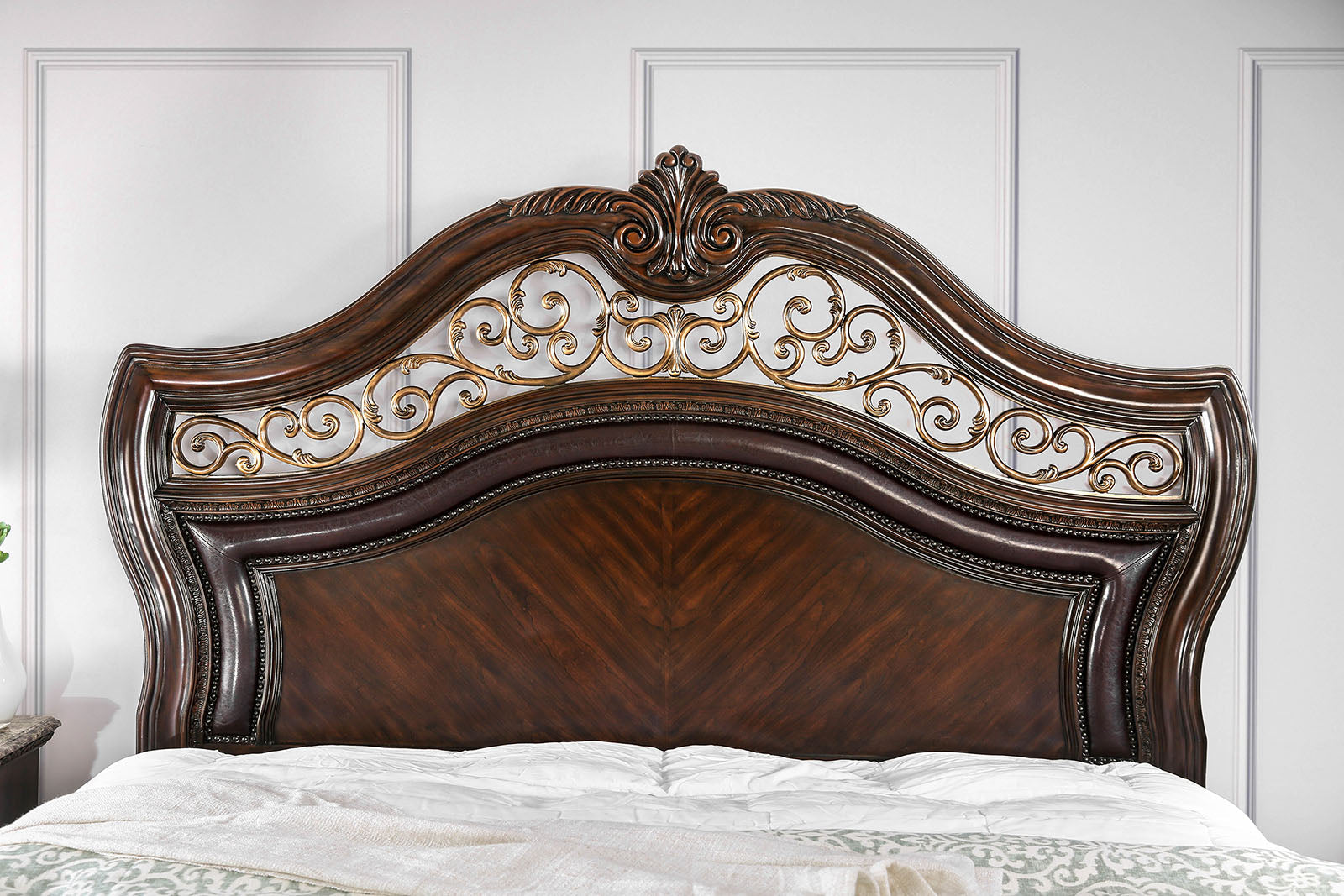 Menodora Brown Cherry 4 Pc. Queen Bedroom Set