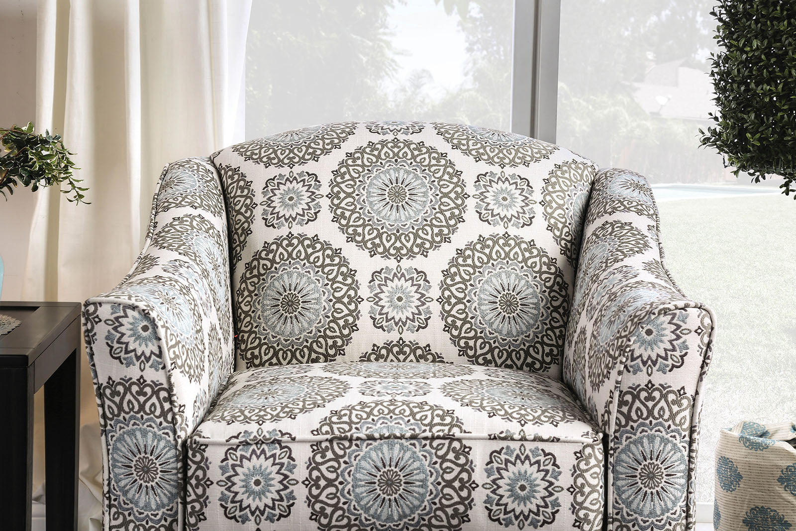 Misty Ivory/Pattern Chair