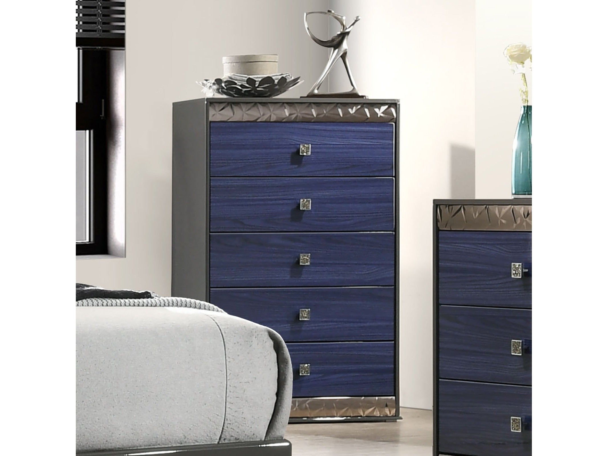 Morcote Ash Gray/Indigo Blue Chest