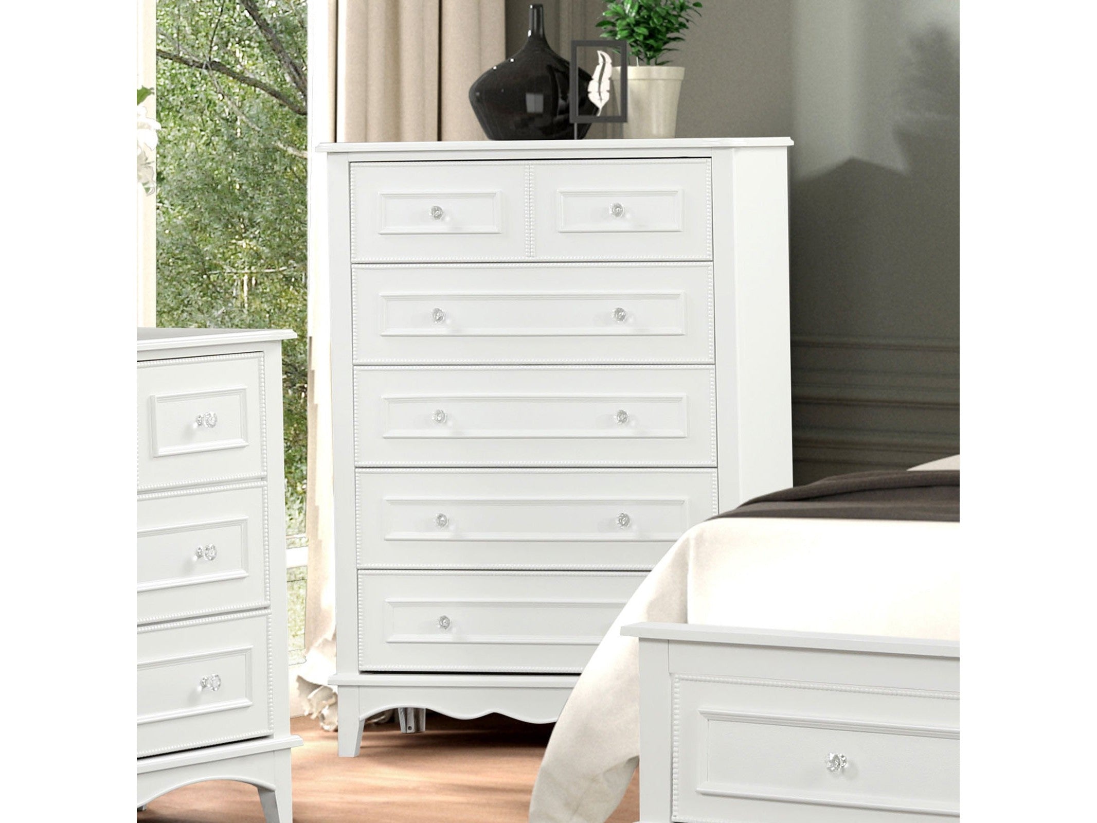 Naucalpan White Chest