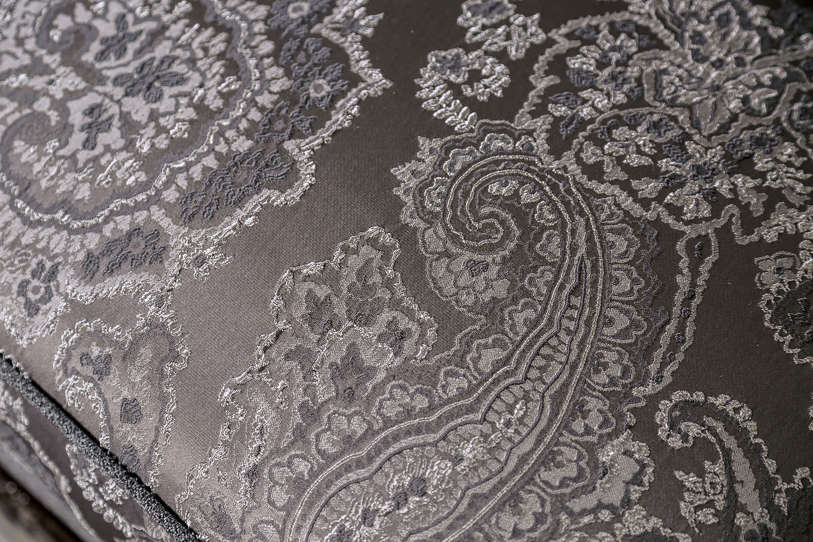 Newdale Gray Loveseat