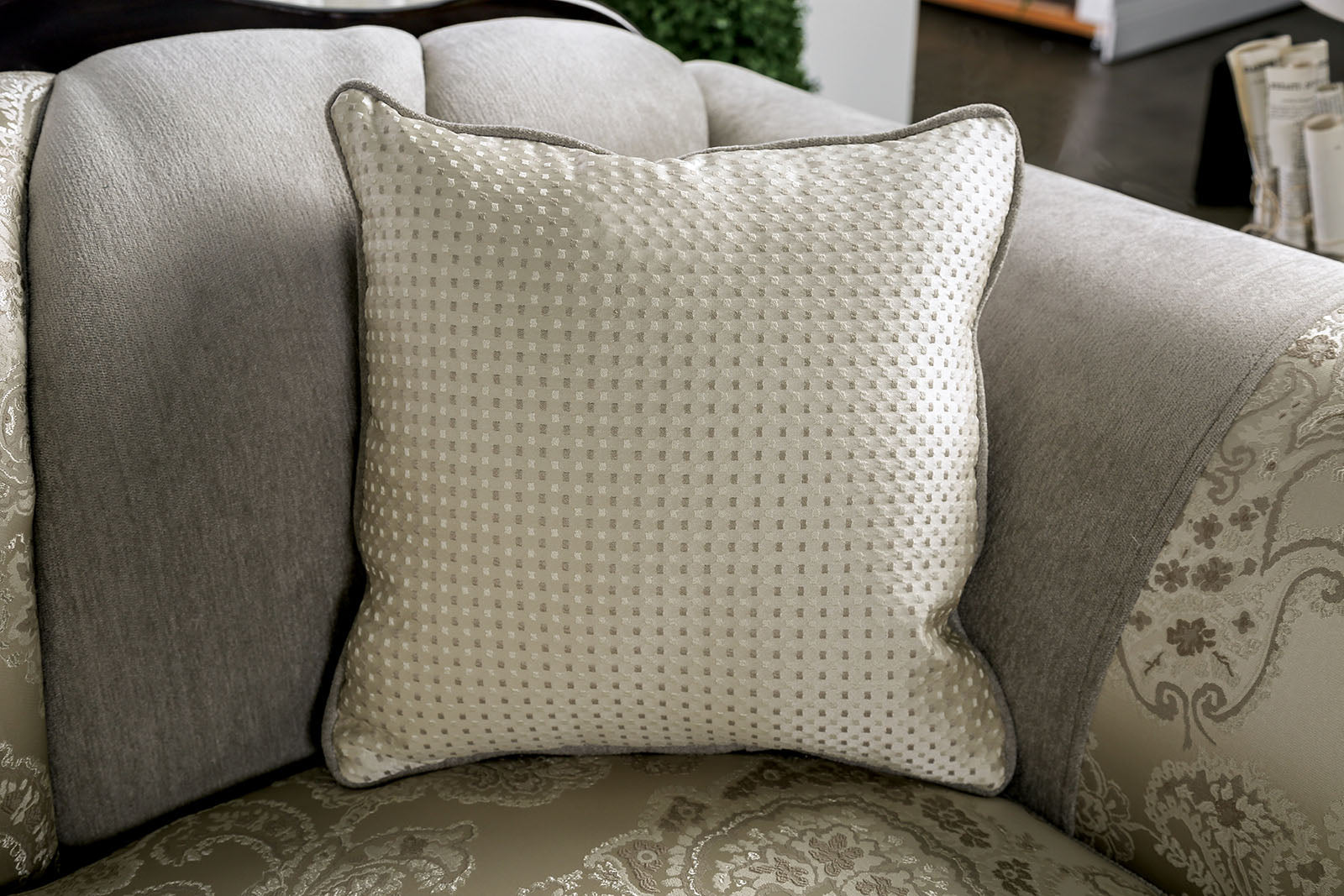 Newdale Ivory Loveseat