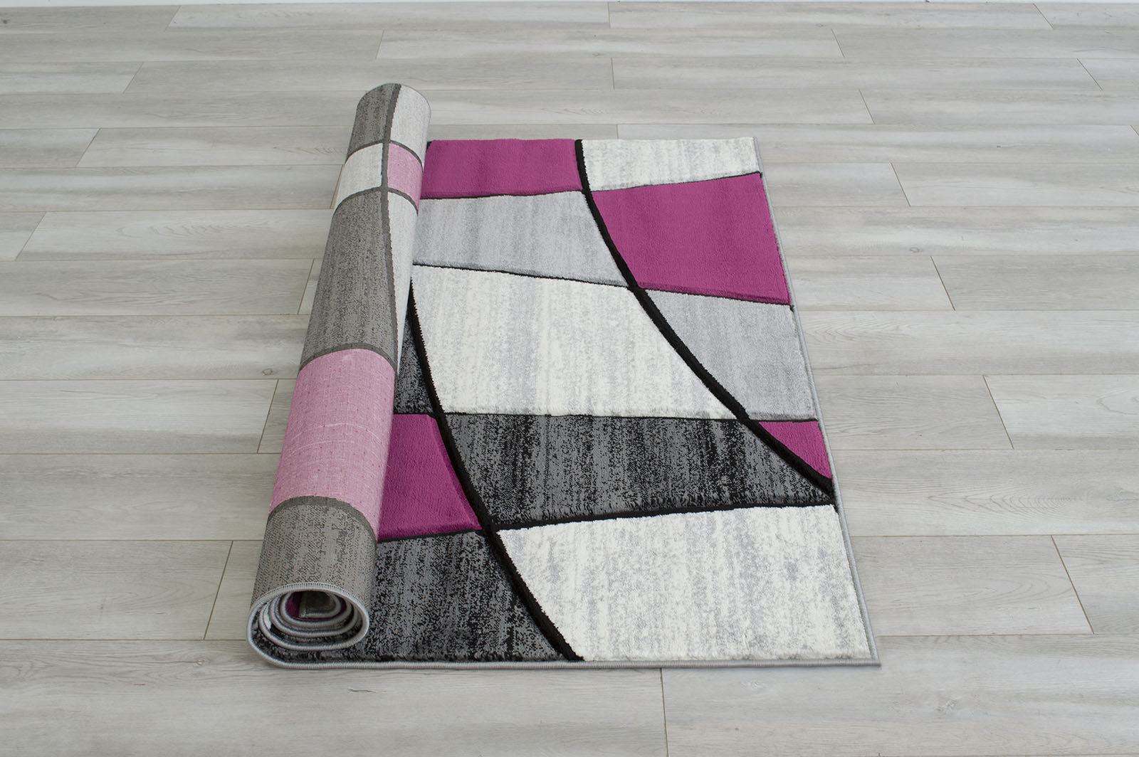 Niksar Gray/Purple 5' X 7' Area Rug