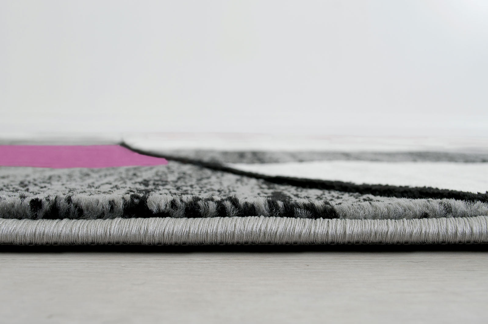 Niksar Gray/Purple 5' X 7' Area Rug