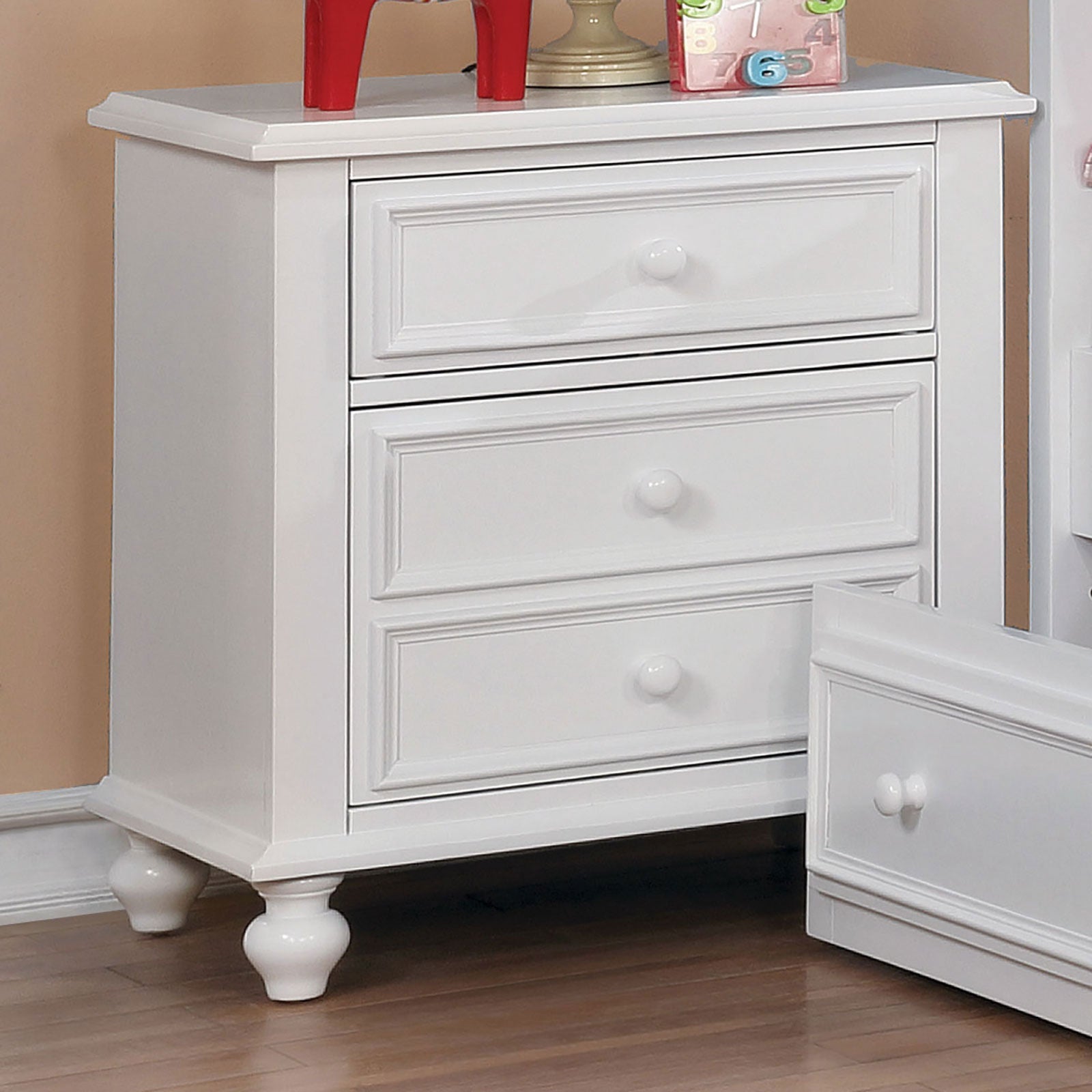 Olivia White 4 Pc. Full Bedroom Set