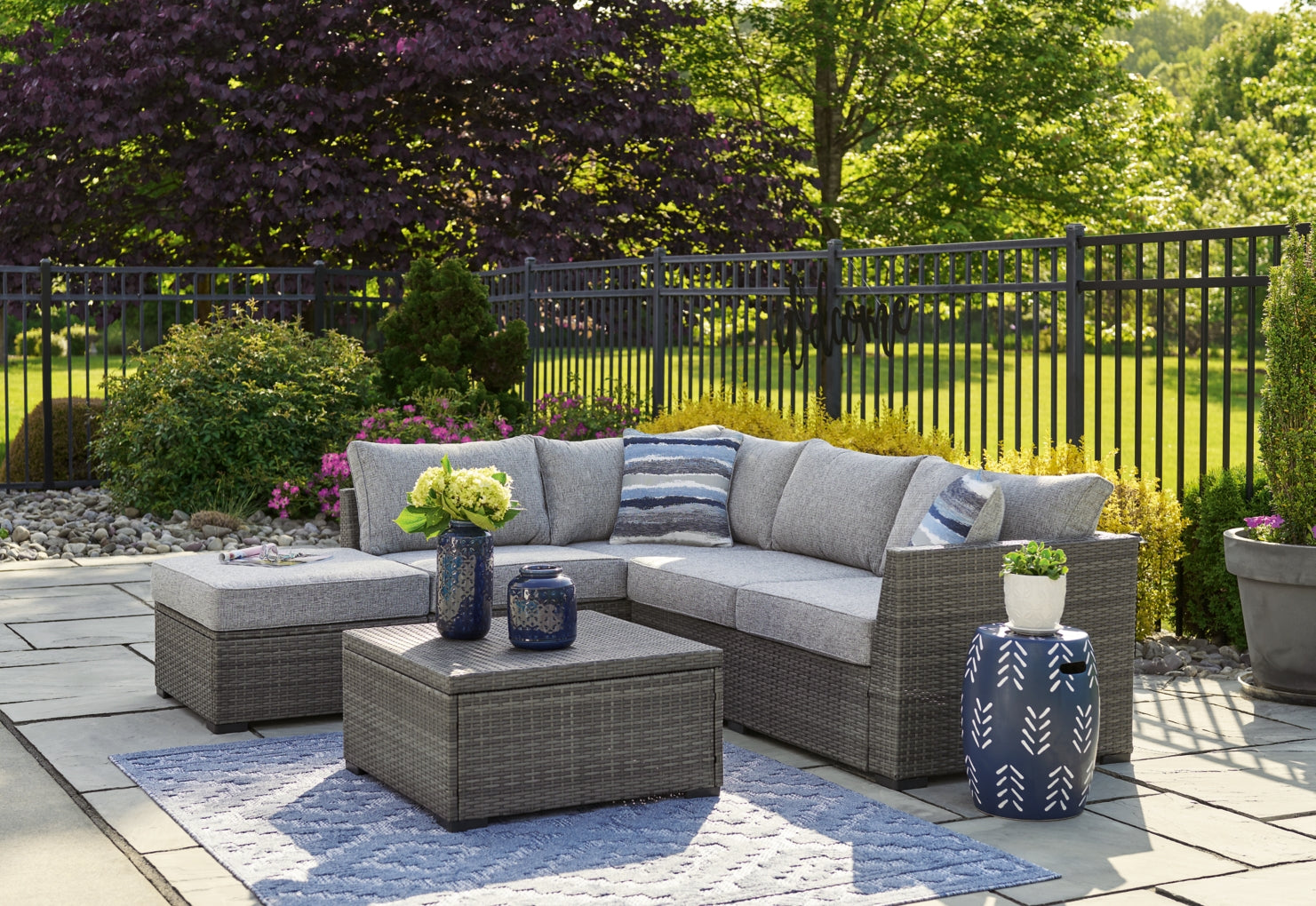 Petal Road LoveseatSEC/OTTO/Table Set(4/CN)