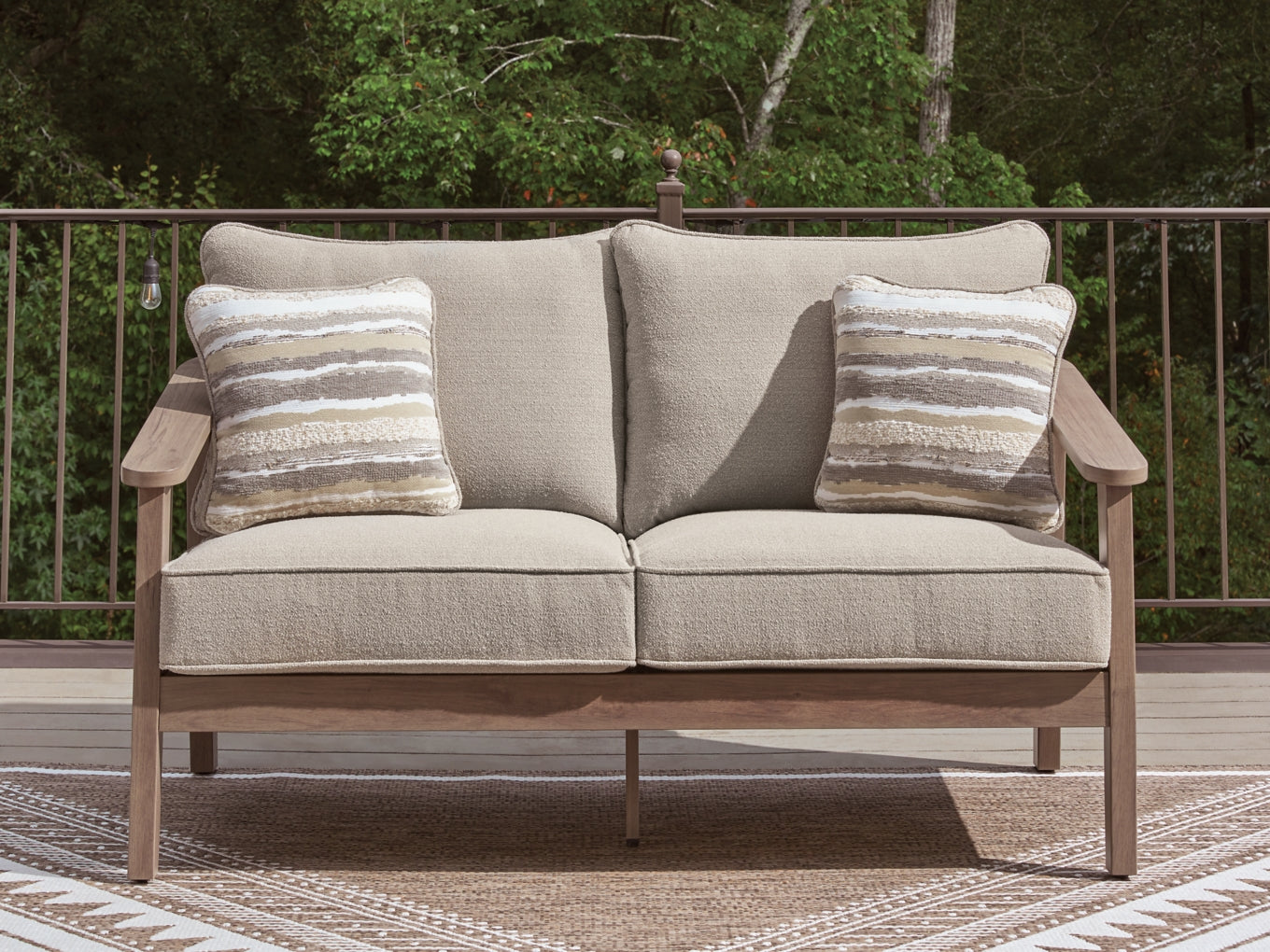 Francis Beach Outdoor Seating