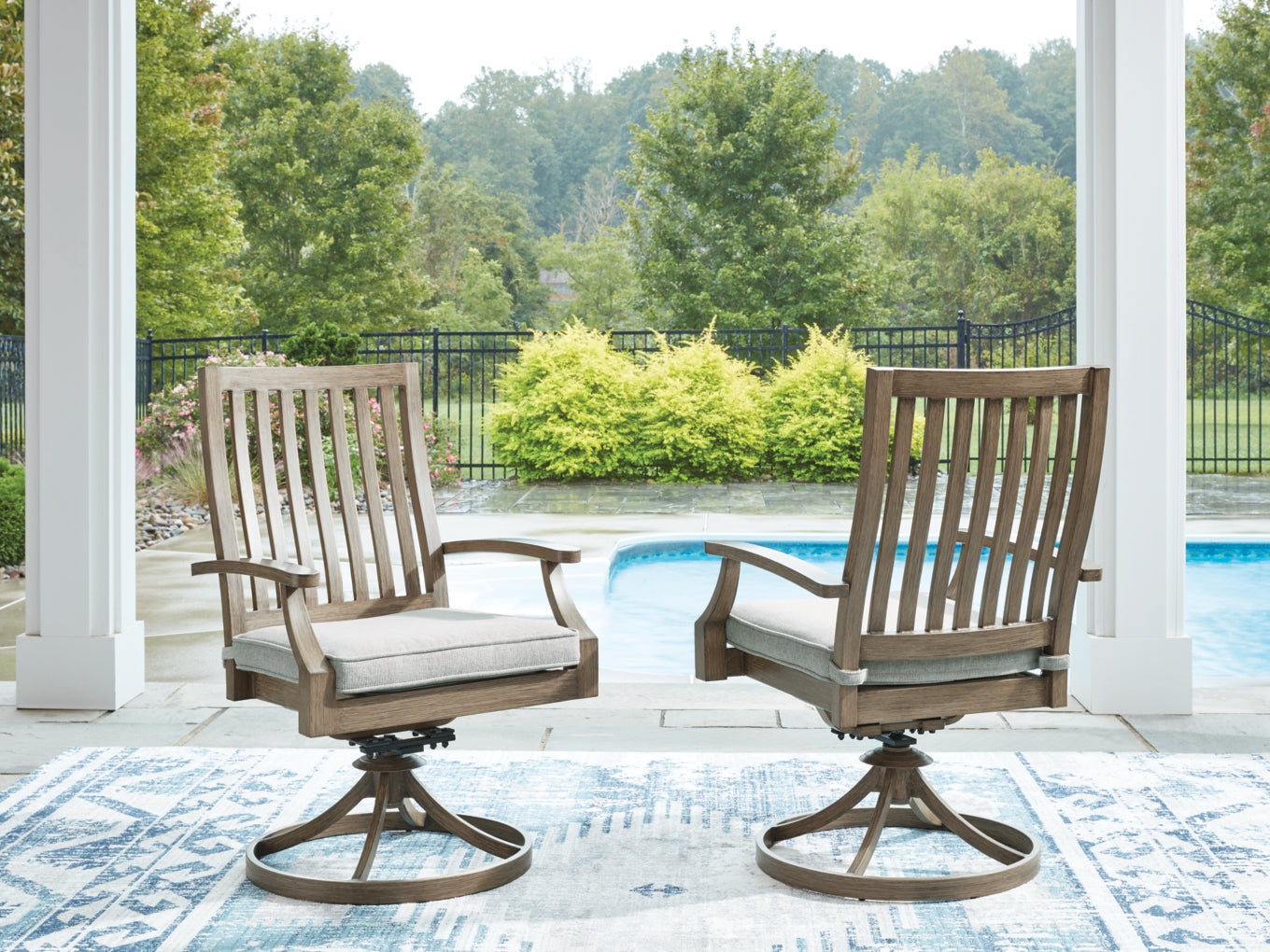 Rainier Ranch Outdoor Seating