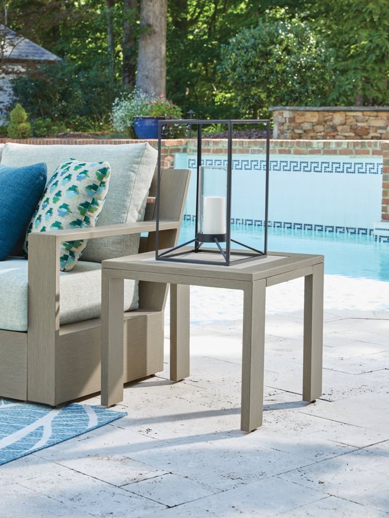 Kimpton Isle Table