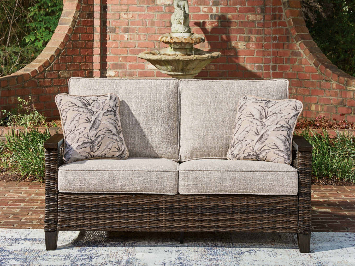 Drakes Beach Loveseat w/Cushion