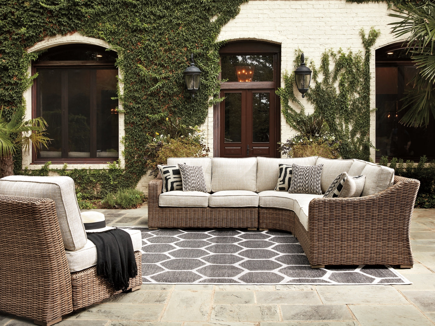 Beachcroft 3-Piece Outdoor Seating Set