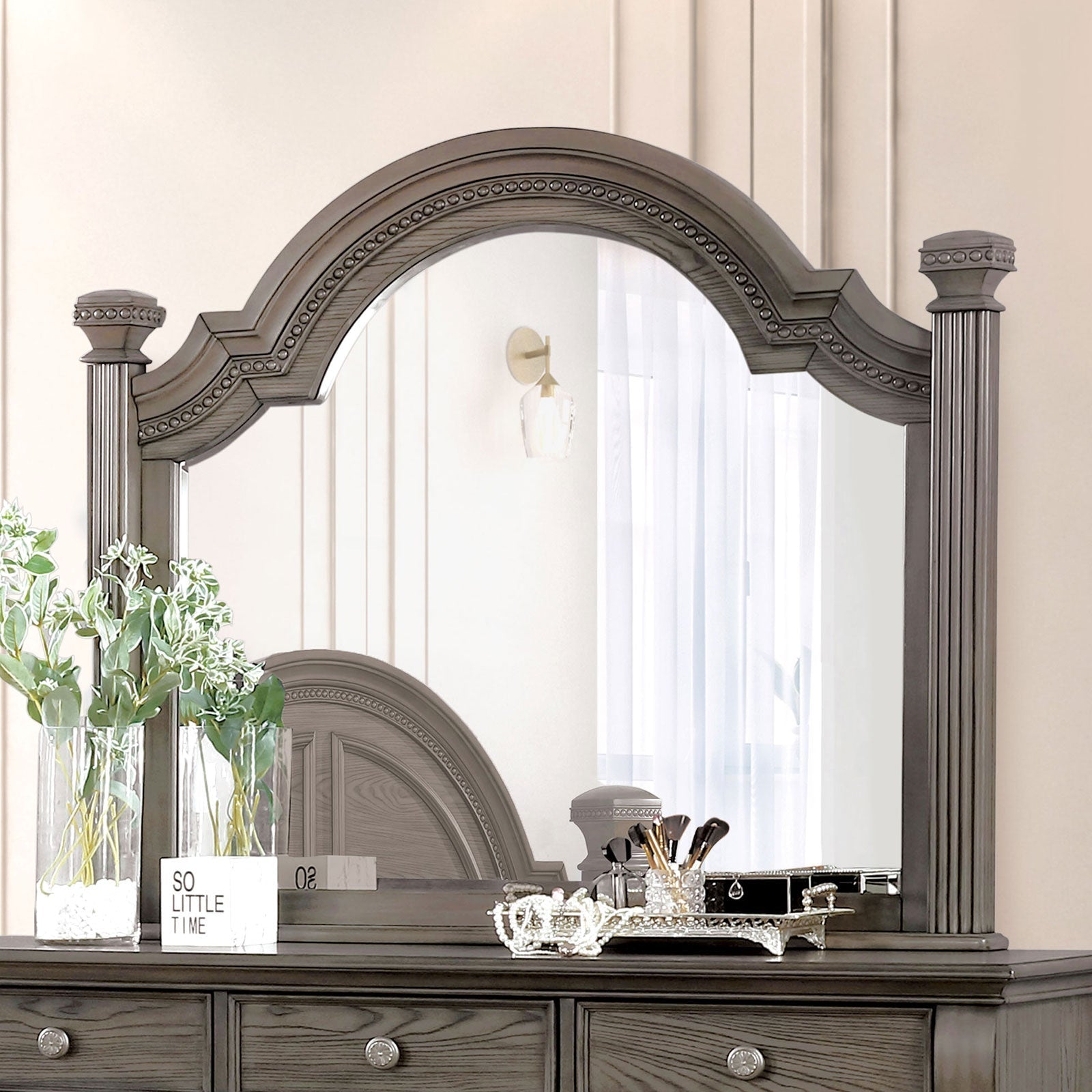 Pamphilos Gray Queen Bed & 2 Nightstand & Dresser & Mirror
