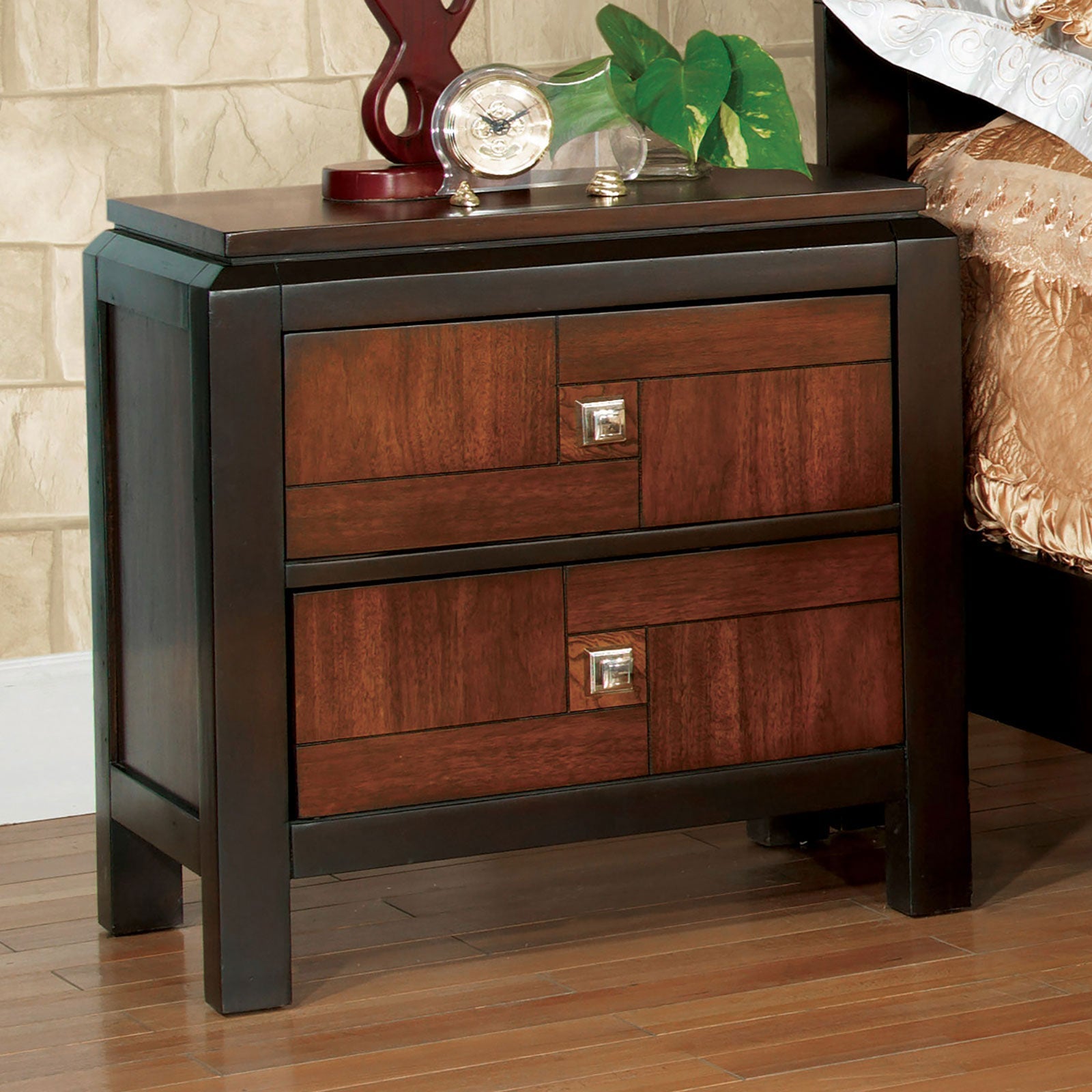 Patra Acacia/Walnut 5 Pc. Queen Bedroom Set w/ 2NS