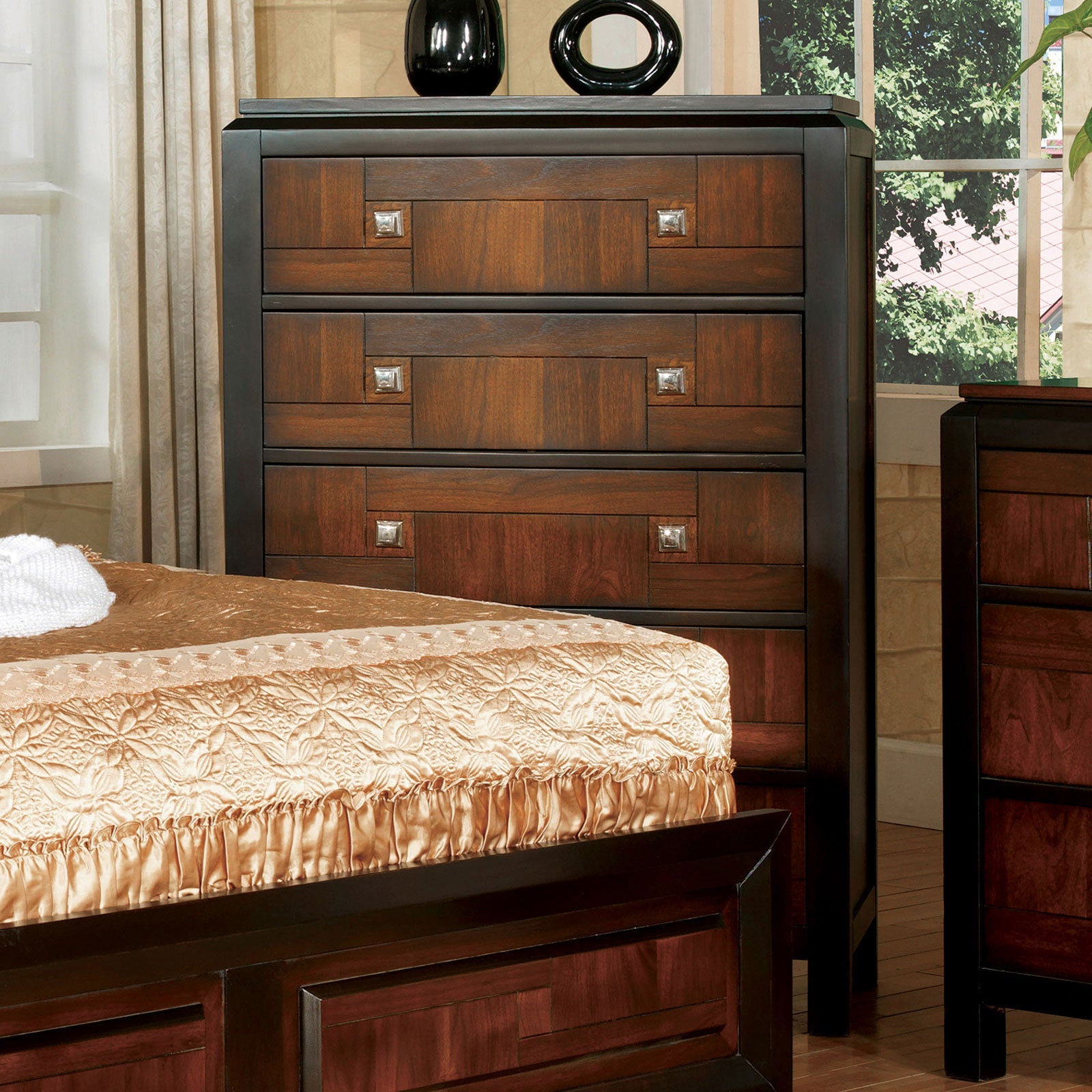Patra Acacia/Walnut 5 Pc. Queen Bedroom Set w/ Chest