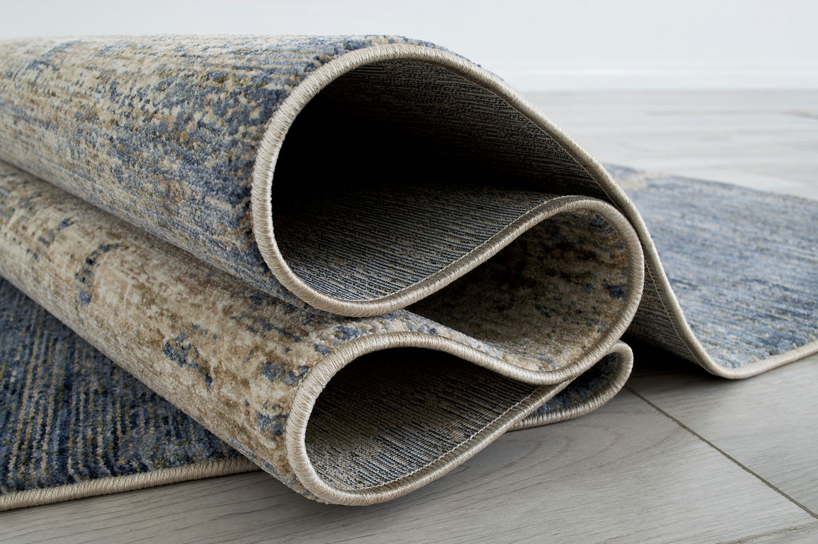 Payas Blue/Multi 5'X7' Area Rug