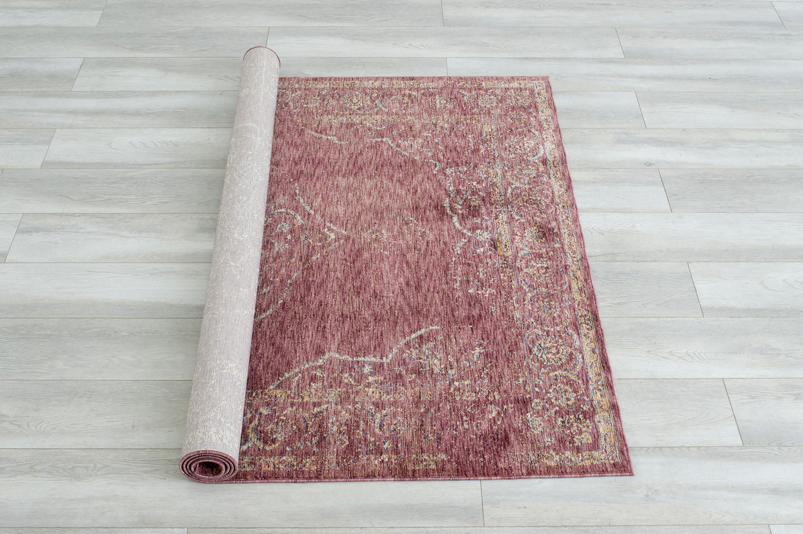 Payas Red 5' X 7' Area Rug