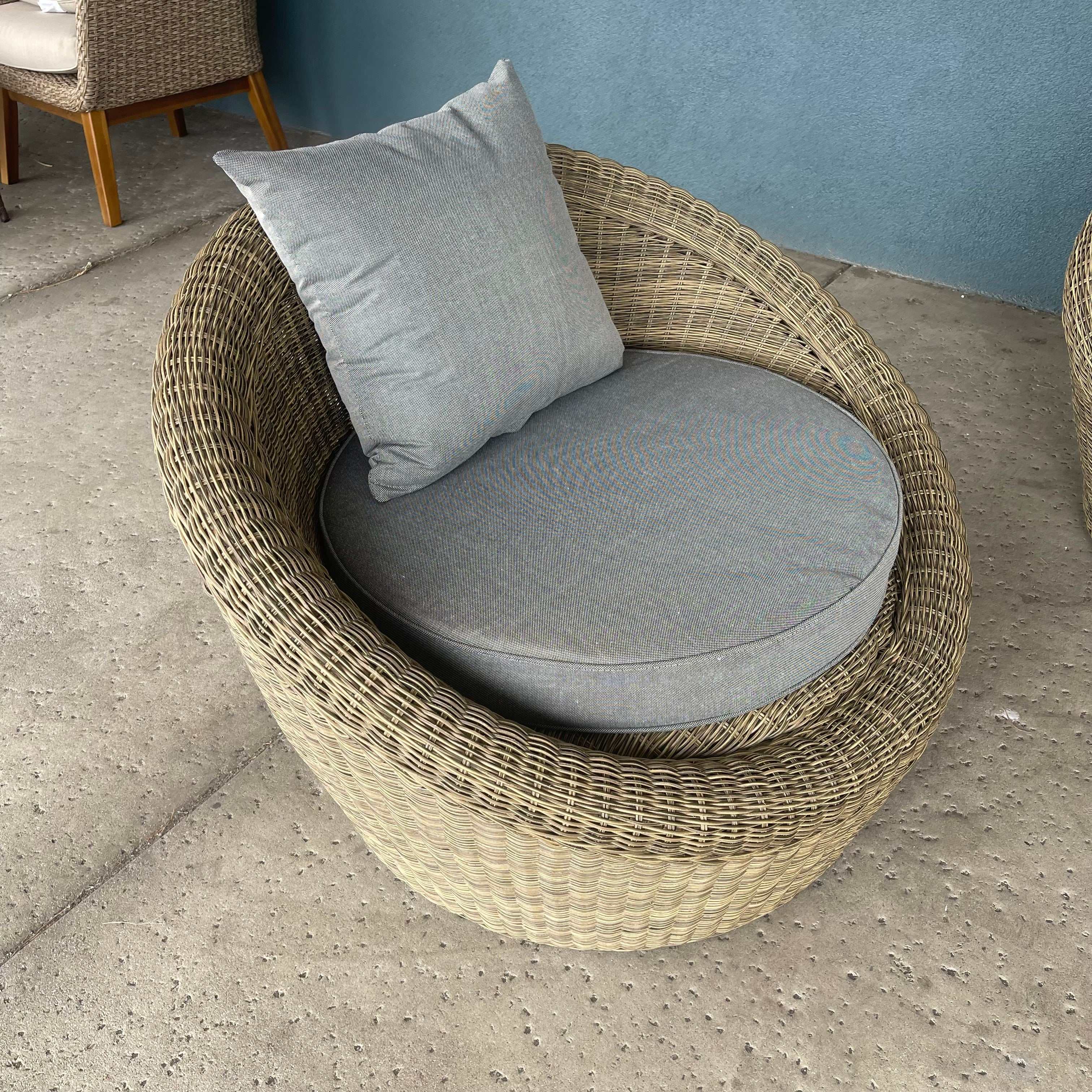 Pismo Gray Outdoor Seating Group w/ Coffee Table / 4pc
