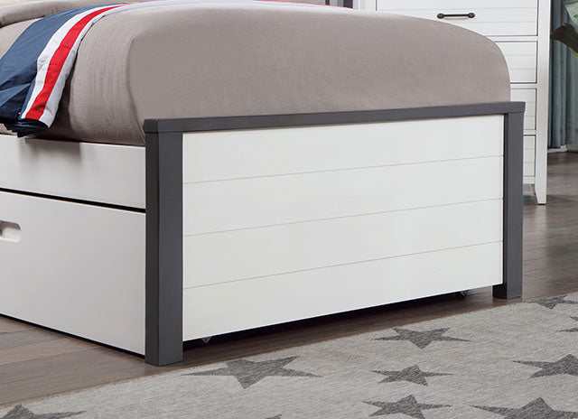 Priam White/Gray Full Bed