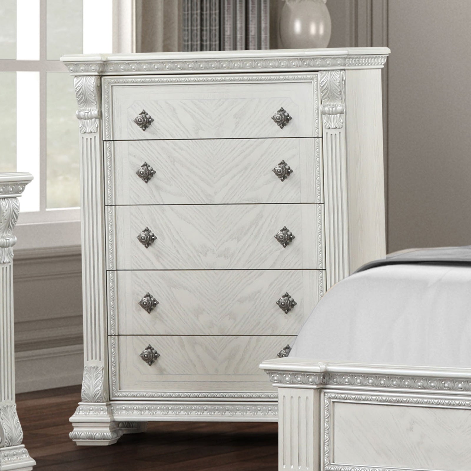 Promenade Wire Brushed White Queen 5 Piece Bedroom Set w/Chest