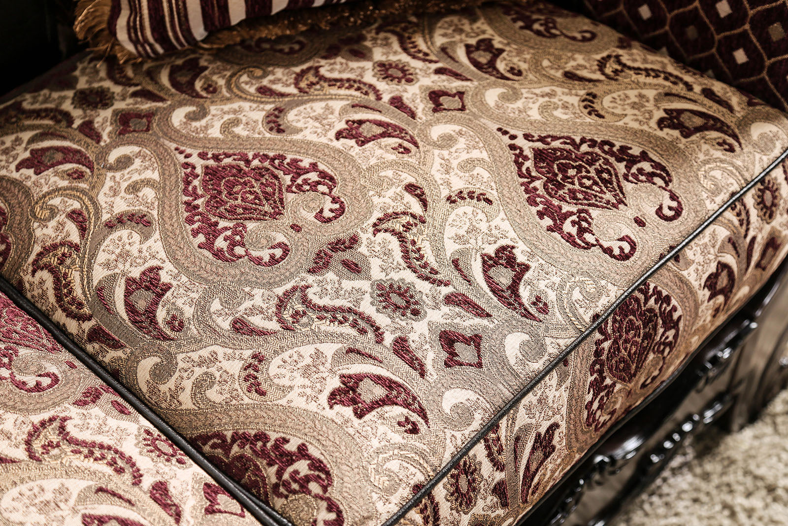Quirino Burgundy/Dark Brown Loveseat