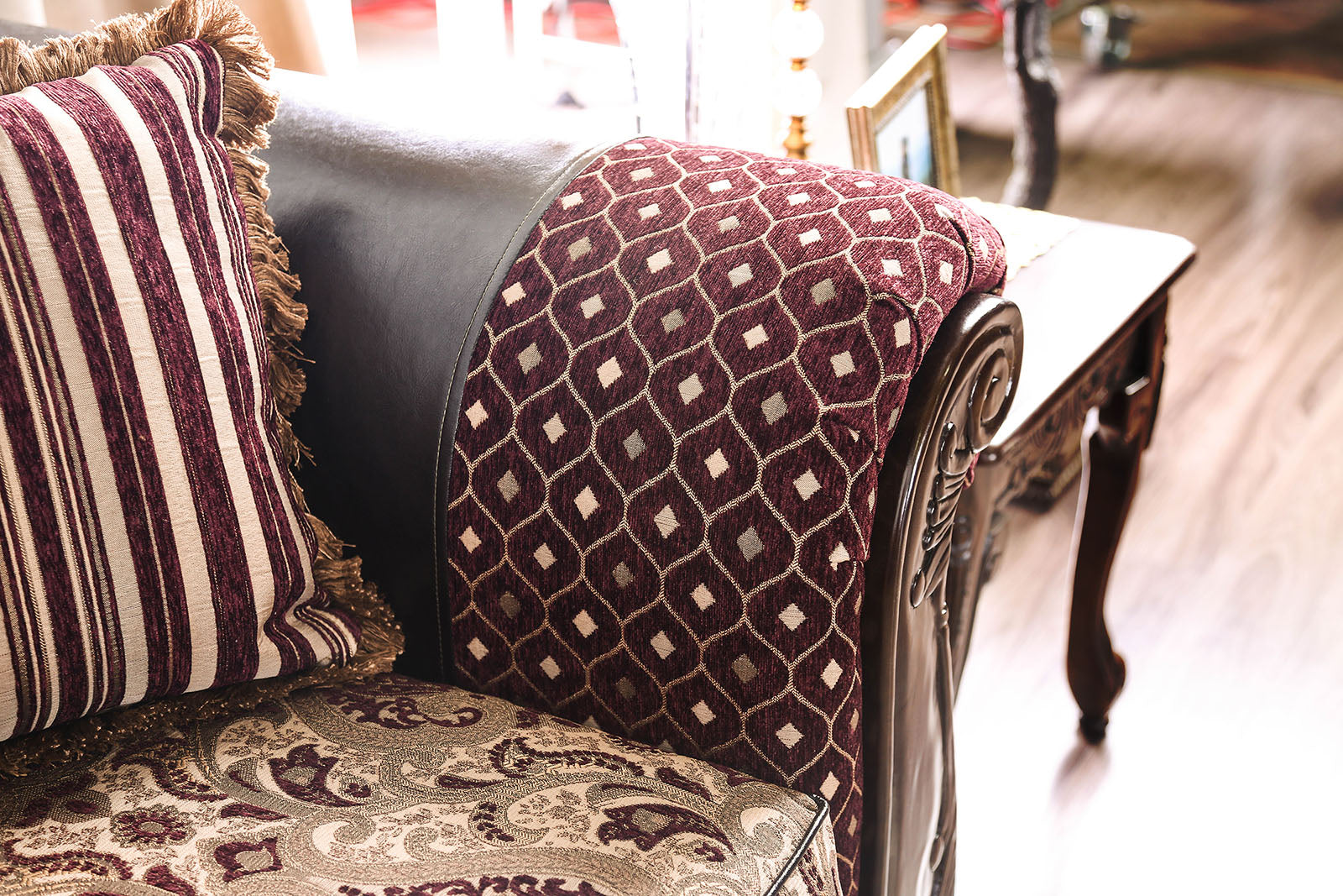 Quirino Burgundy/Dark Brown Loveseat