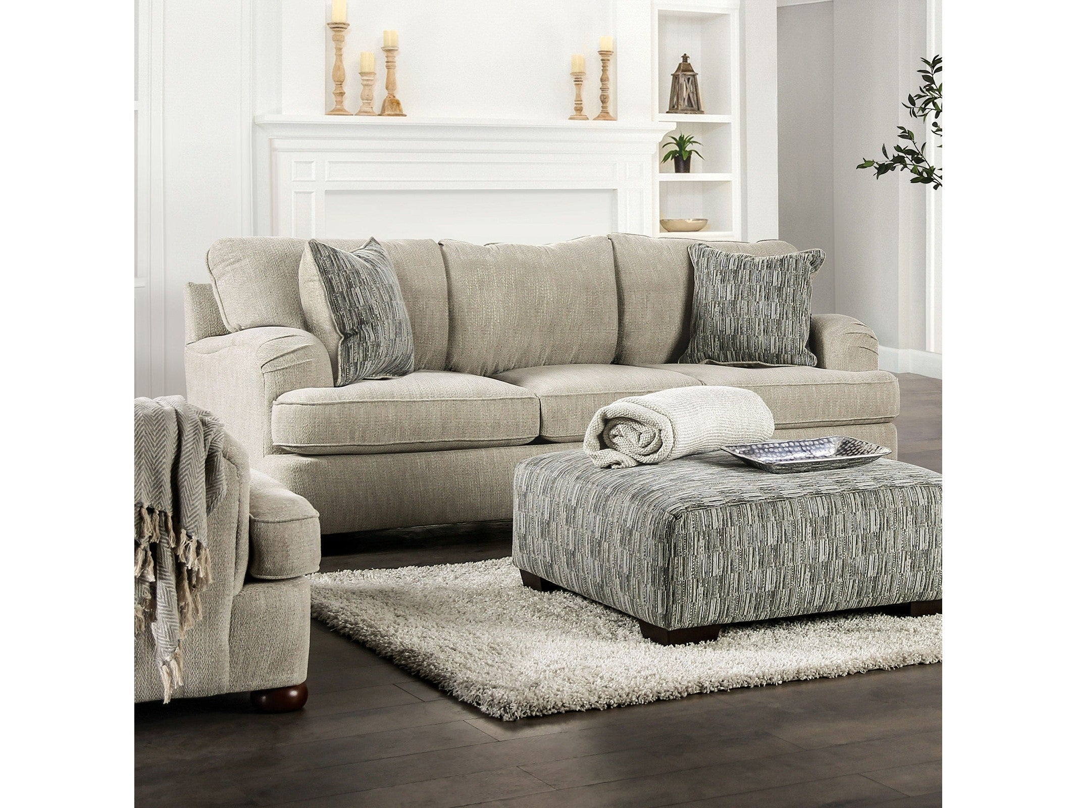 Salisbury Cream Loveseat