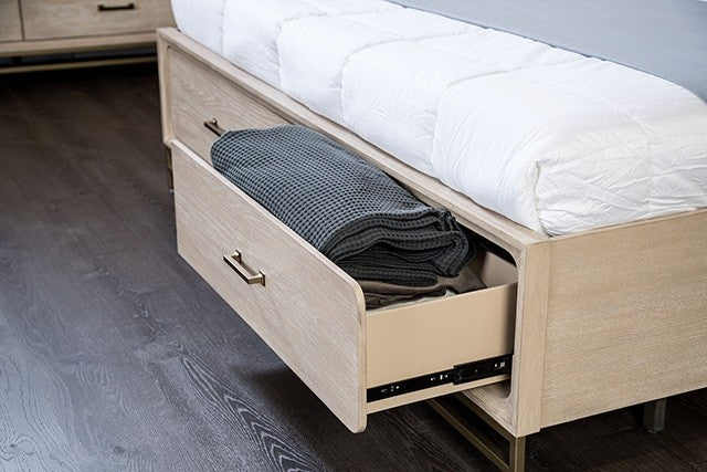 Sandnes Light Oak Eastern King Bed w/ FB Storage
