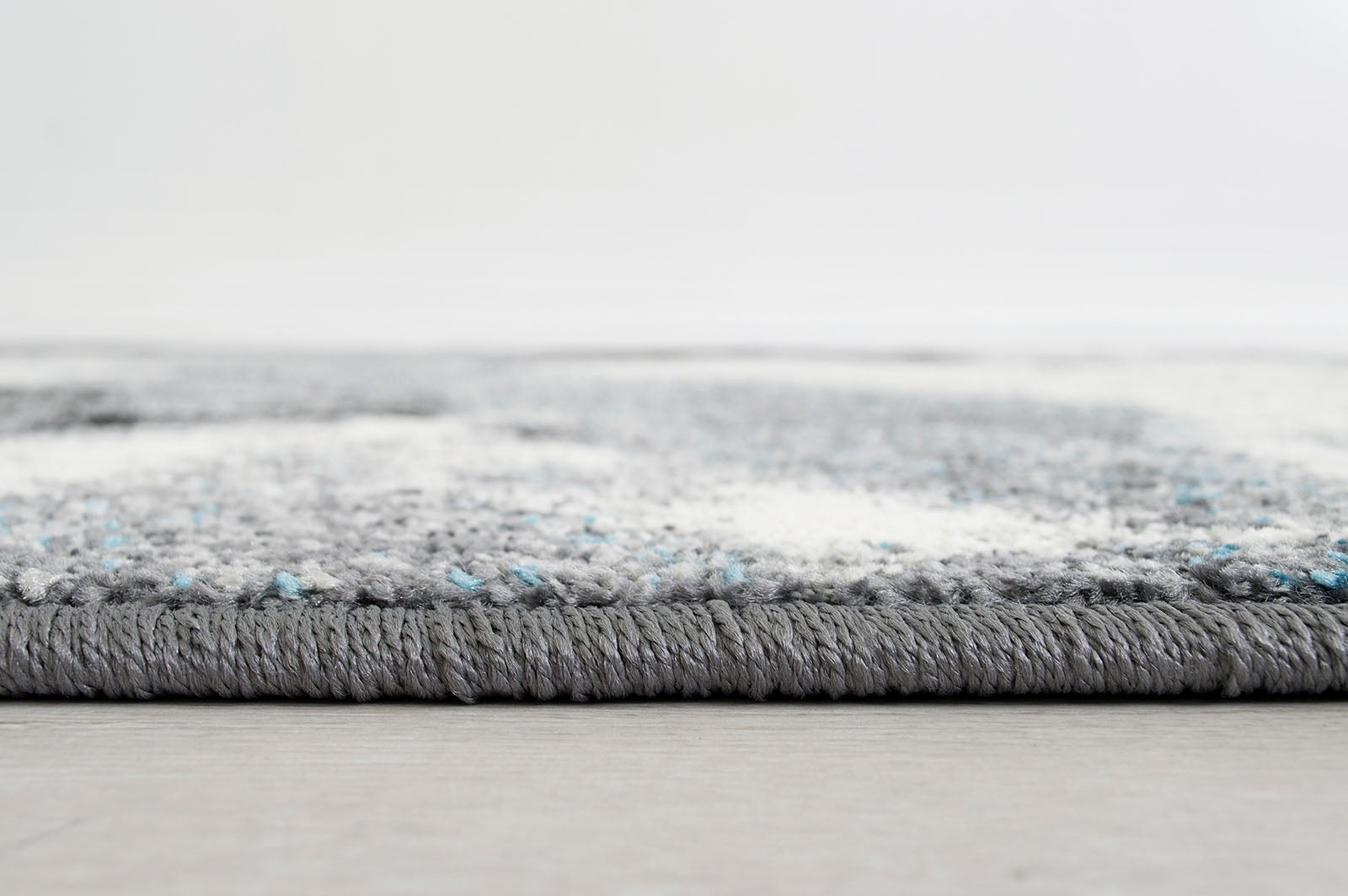 Serang Gray/Black 5'X7' Area Rug