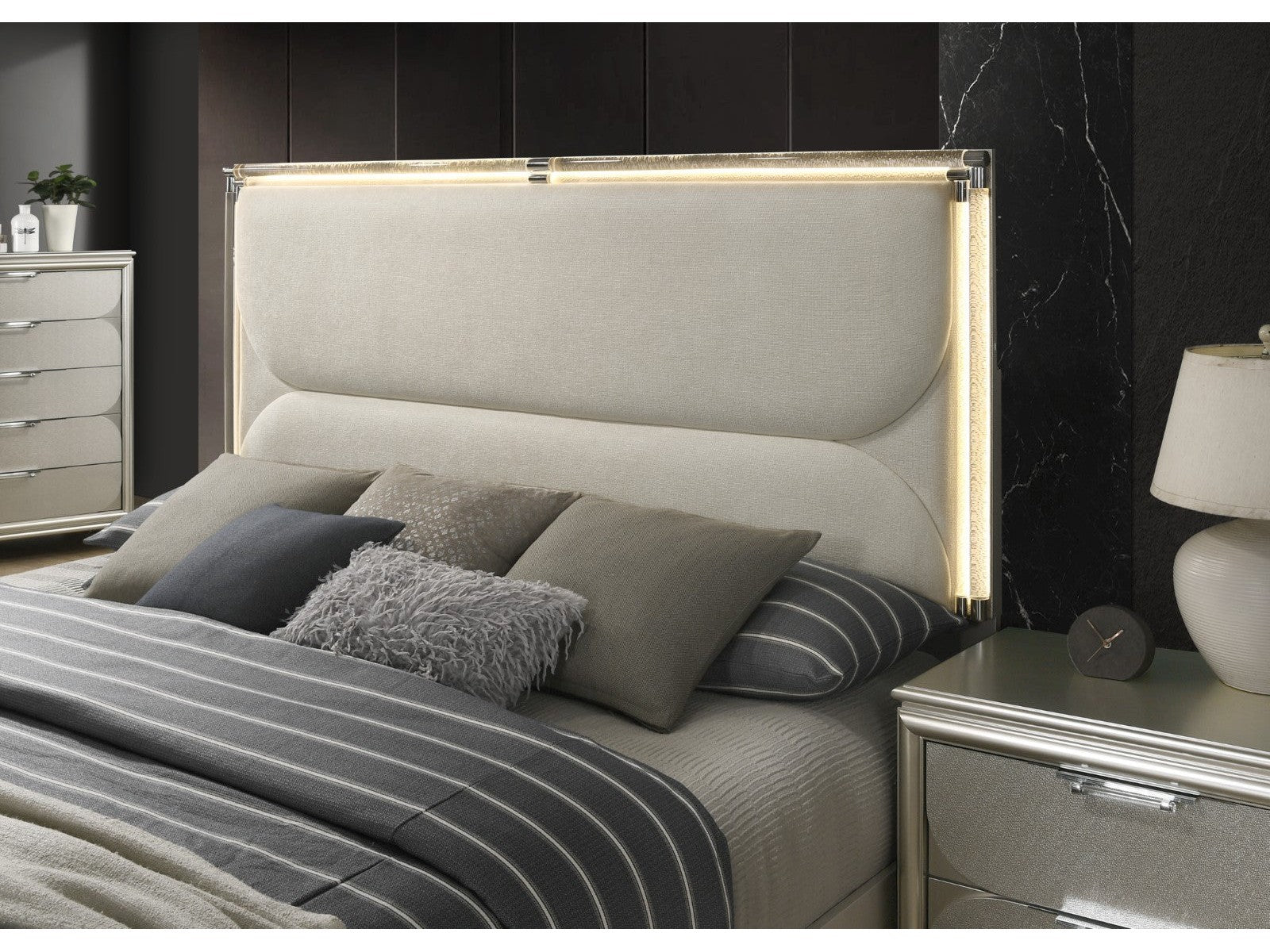 Sheridan Silver Queen Bed
