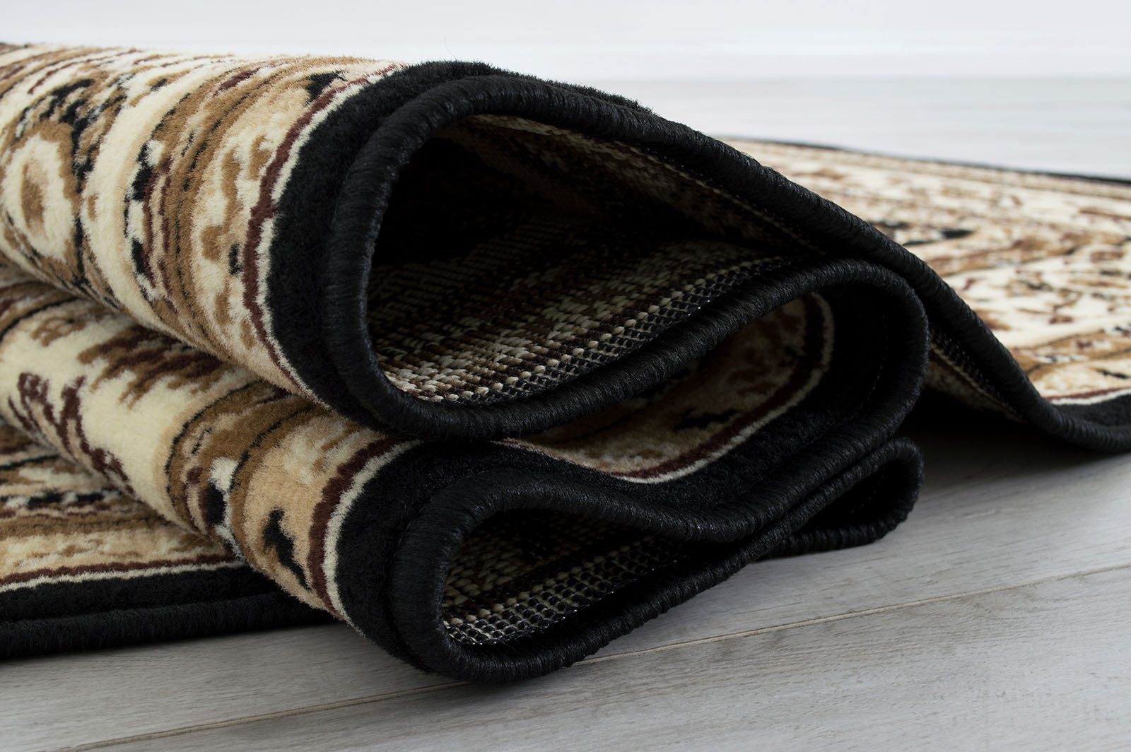 Shinta Brown/Multi 5' X 7' Area Rug