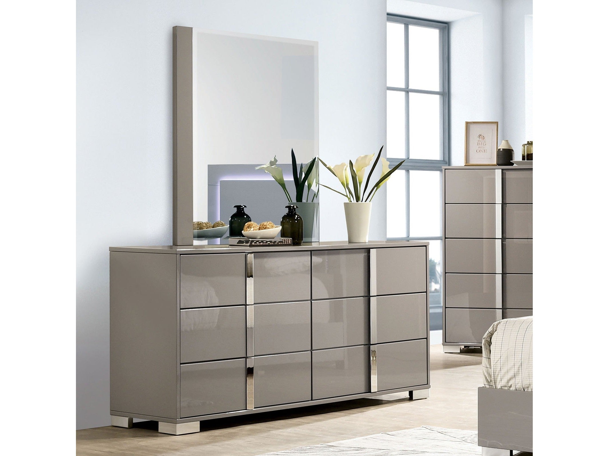 Sinistra Beige Dresser