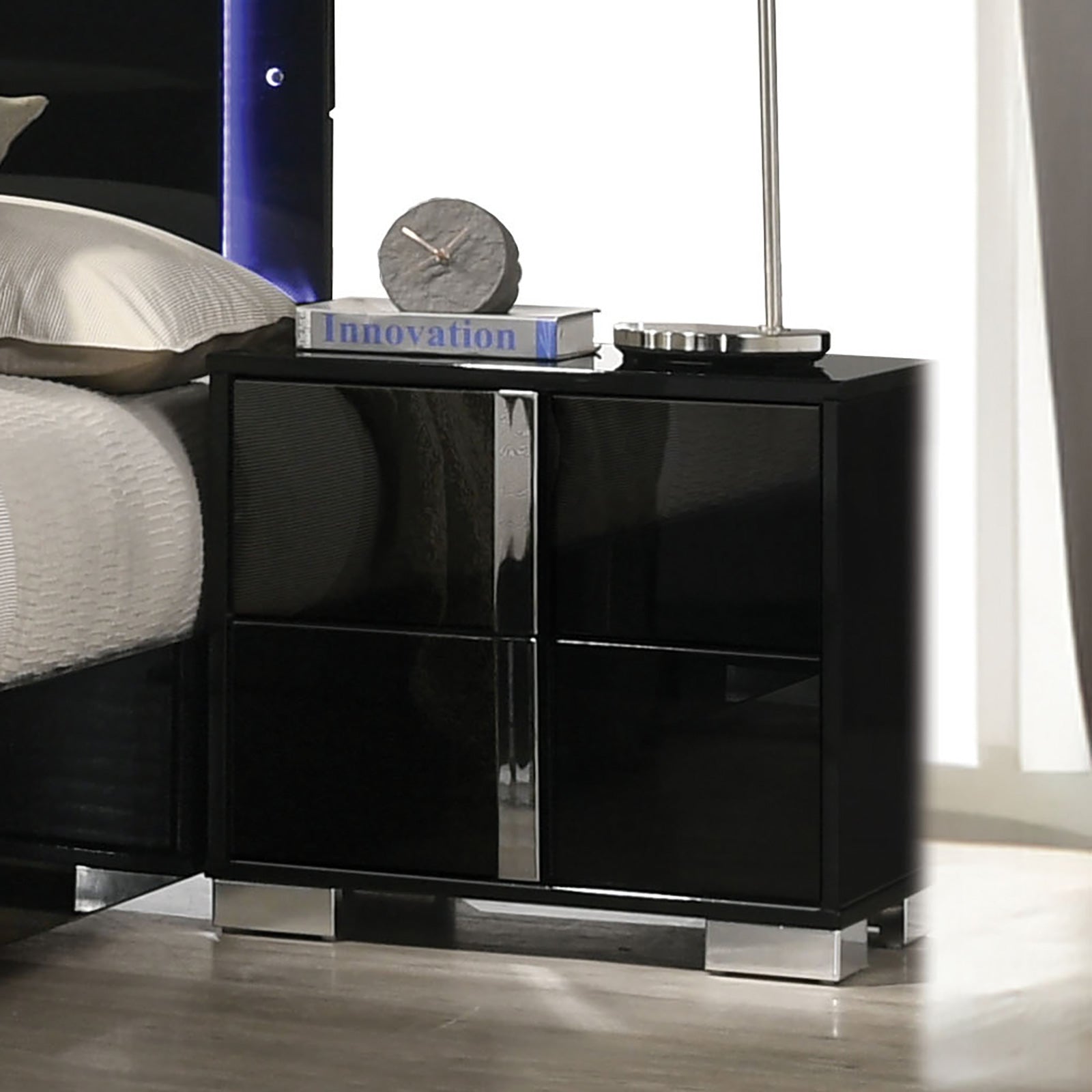 Sinistra Black Queen 4 Piece Bedroom Set