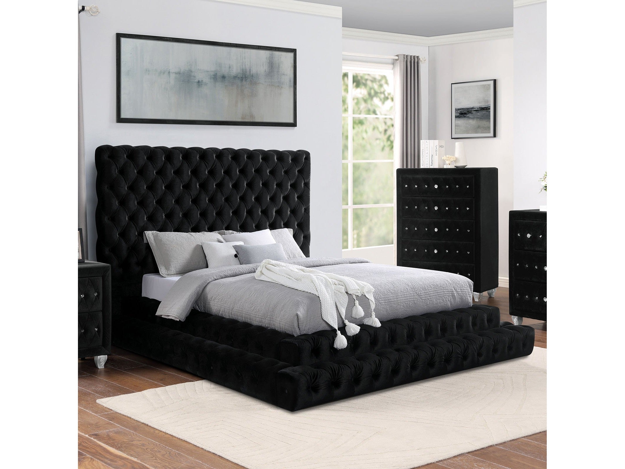 Stefania Black Eastern King Bed