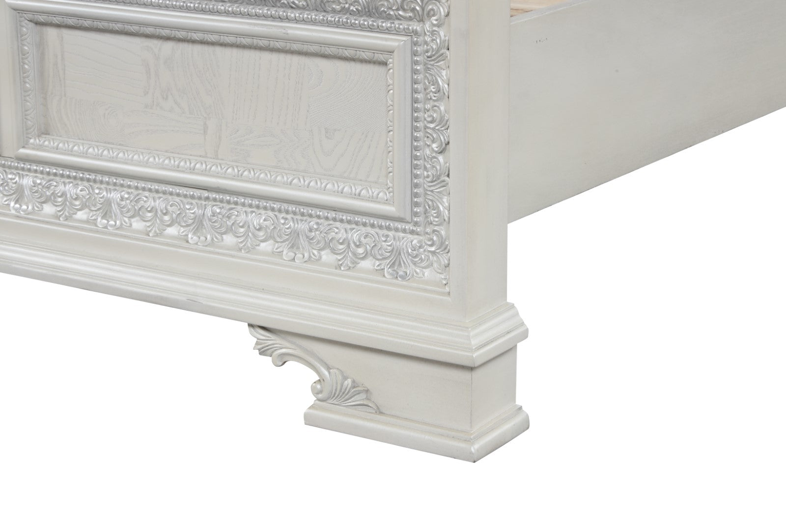 Stella Mia Creamy White Queen Full Bed