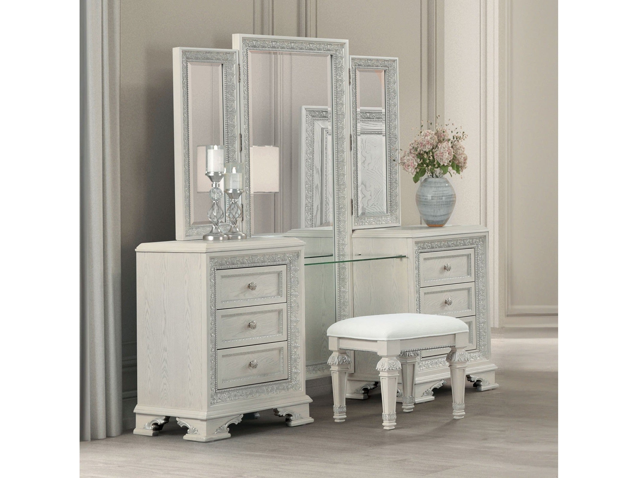 Stella Mia Creamy White Vanity