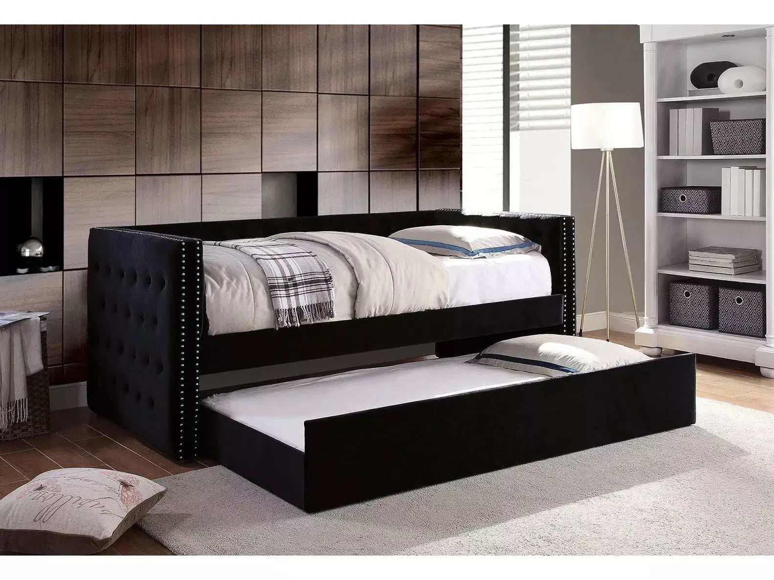 Susanna Black Tufted Daybed w/ Trundle